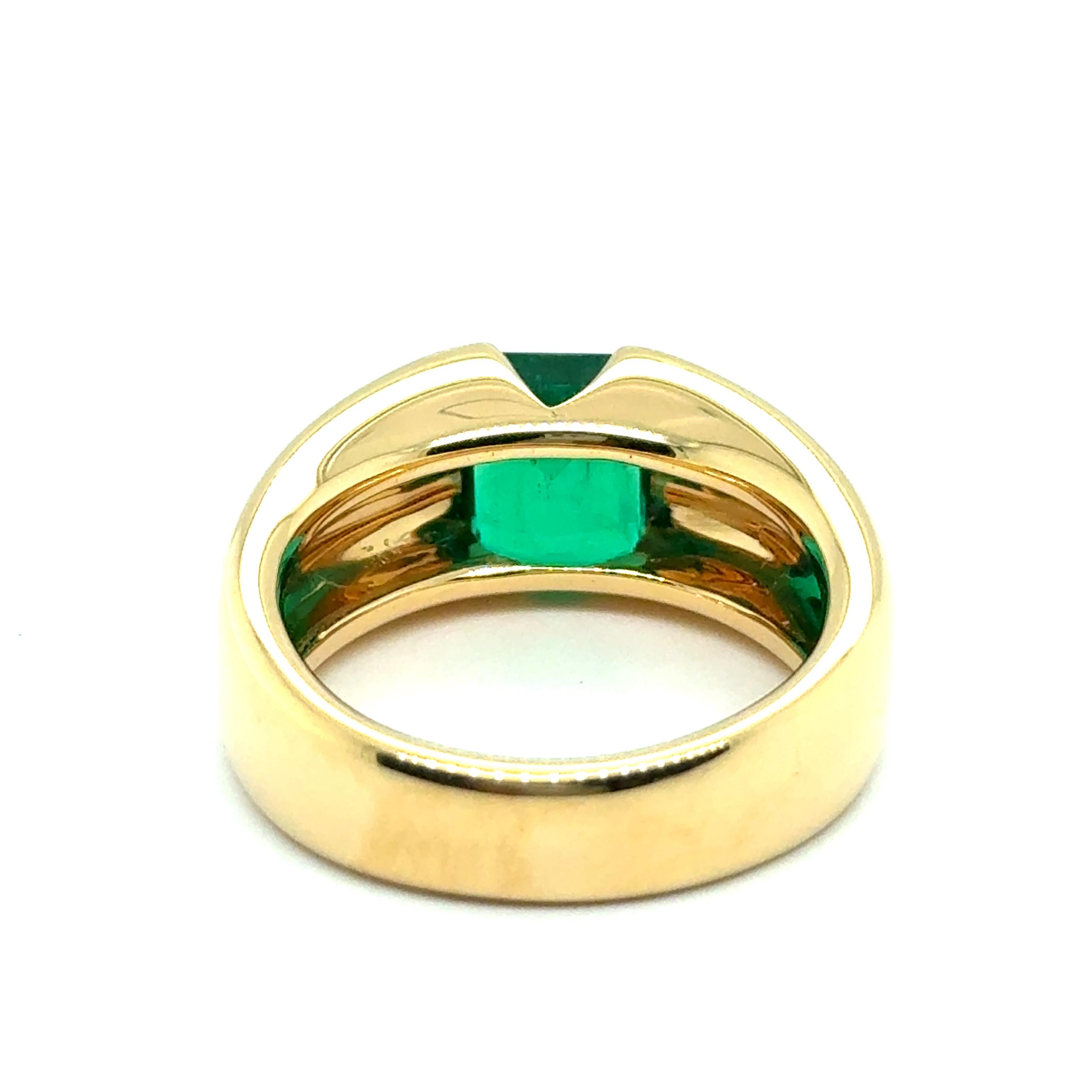 Bague solitaire en or jaune 18 carats avec émeraude de Colombie avec GGL 23060063 en vente 11