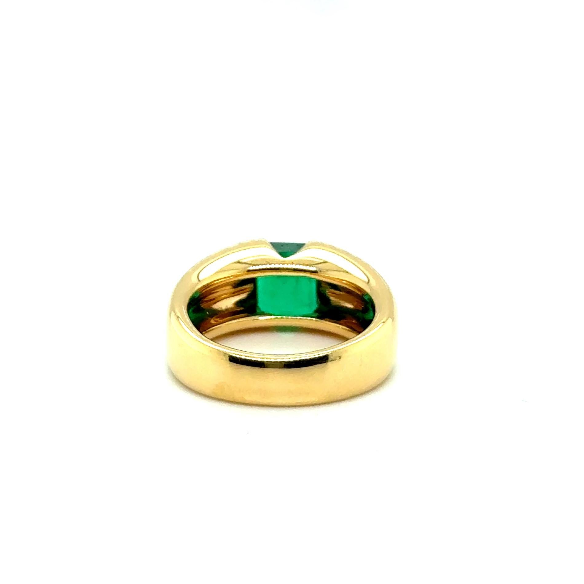Bague solitaire en or jaune 18 carats avec émeraude de Colombie avec GGL 23060063 en vente 12