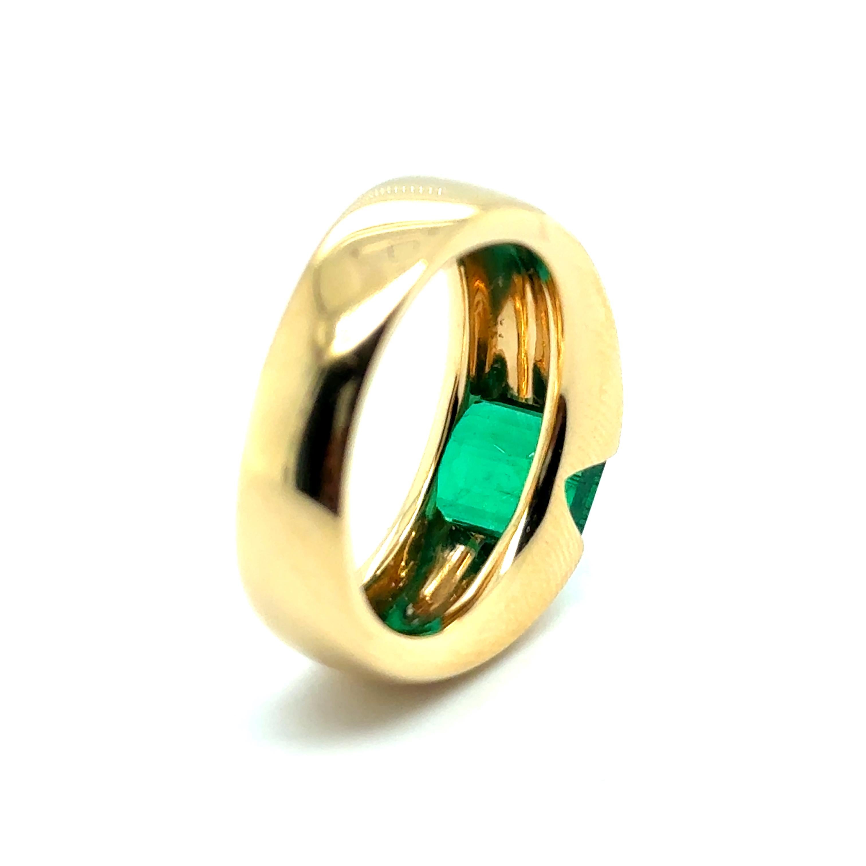 Bague solitaire en or jaune 18 carats avec émeraude de Colombie avec GGL 23060063 en vente 13