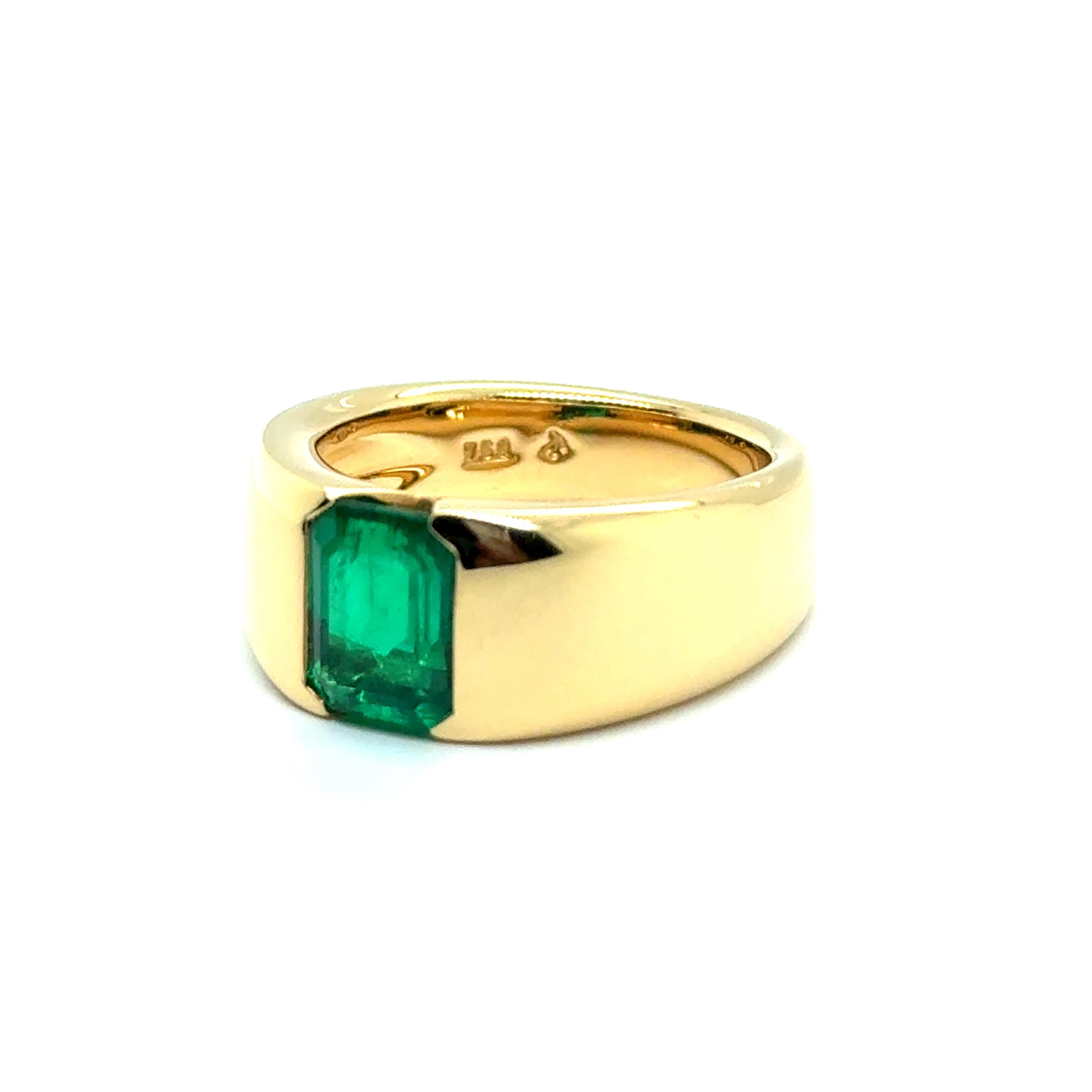 Bague solitaire en or jaune 18 carats avec émeraude de Colombie avec GGL 23060063 en vente 3