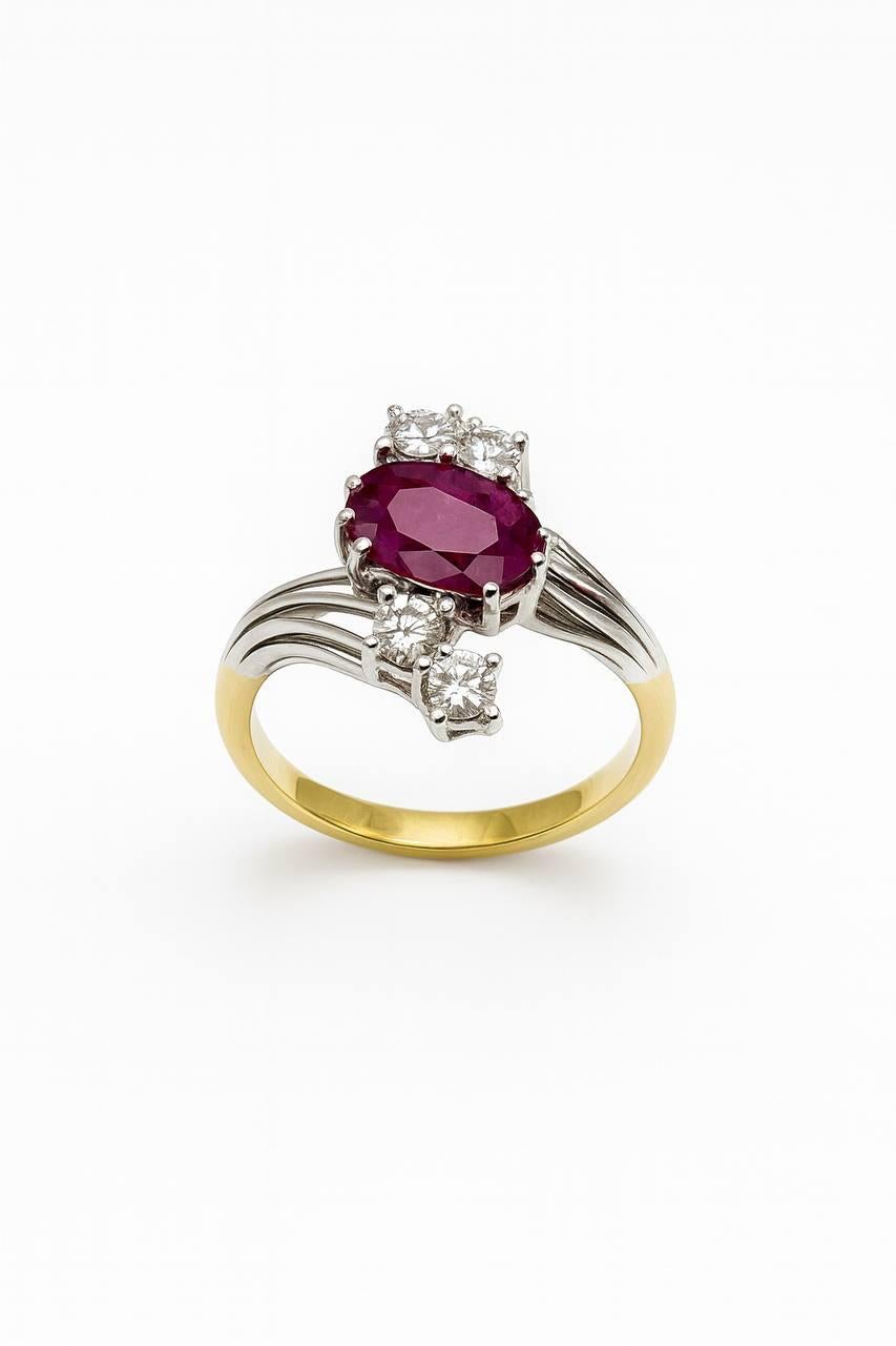 Solitaire Ring with Ruby and Diamonds in vendita 4