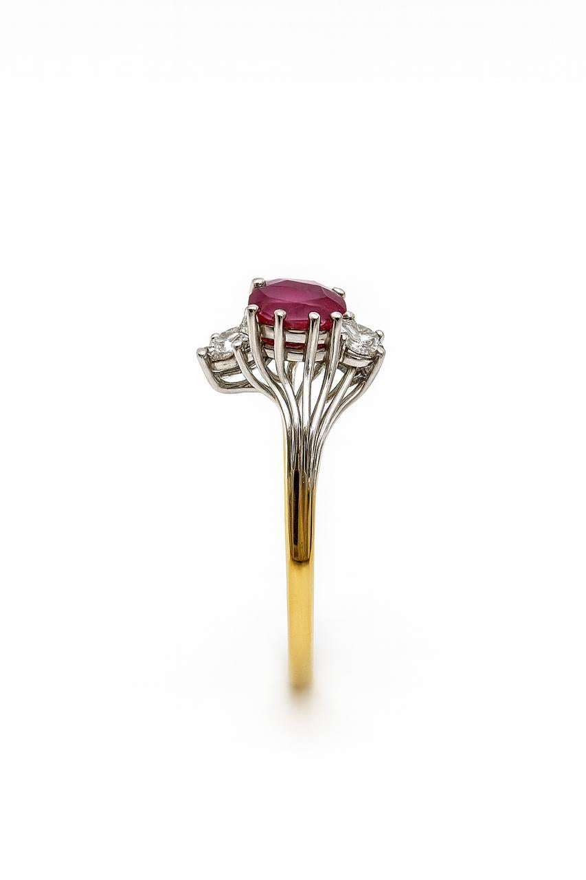 Solitaire Ring with Ruby and Diamonds in vendita 5