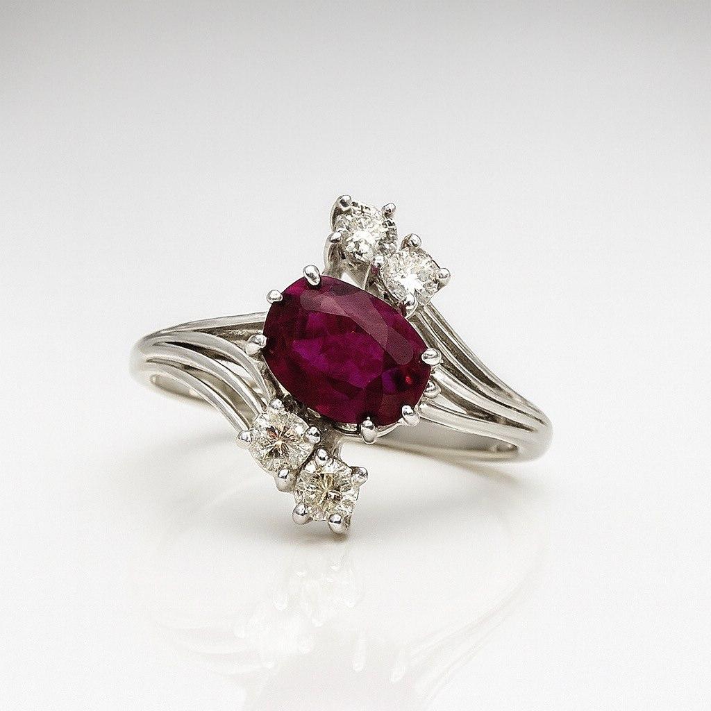 da uomo o donna Solitaire Ring with Ruby and Diamonds in vendita