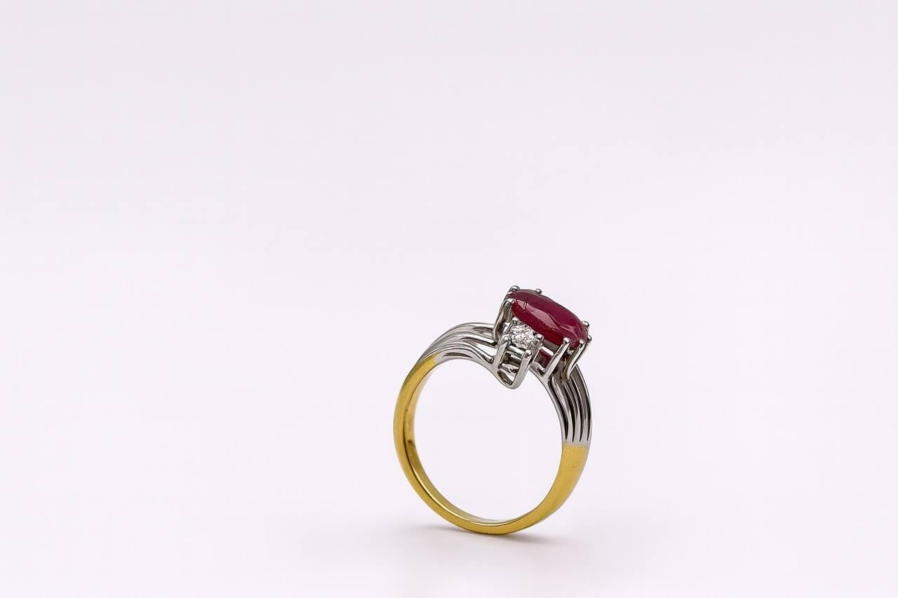 Solitaire Ring with Ruby and Diamonds in vendita 3