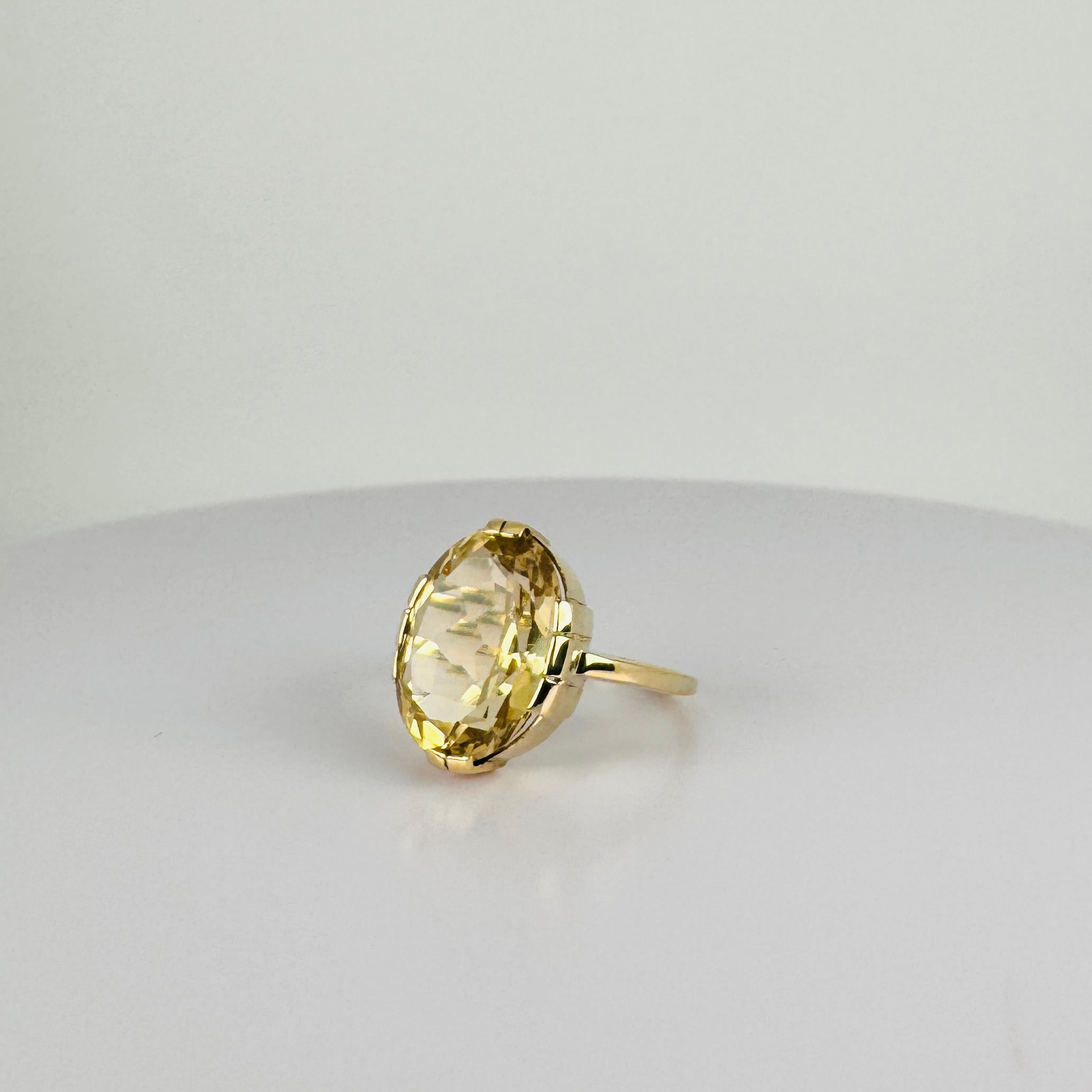 Taille ovale Solitaire Ring Yellow Gold 14k with Oval faceted citrine 3.5 carat en vente