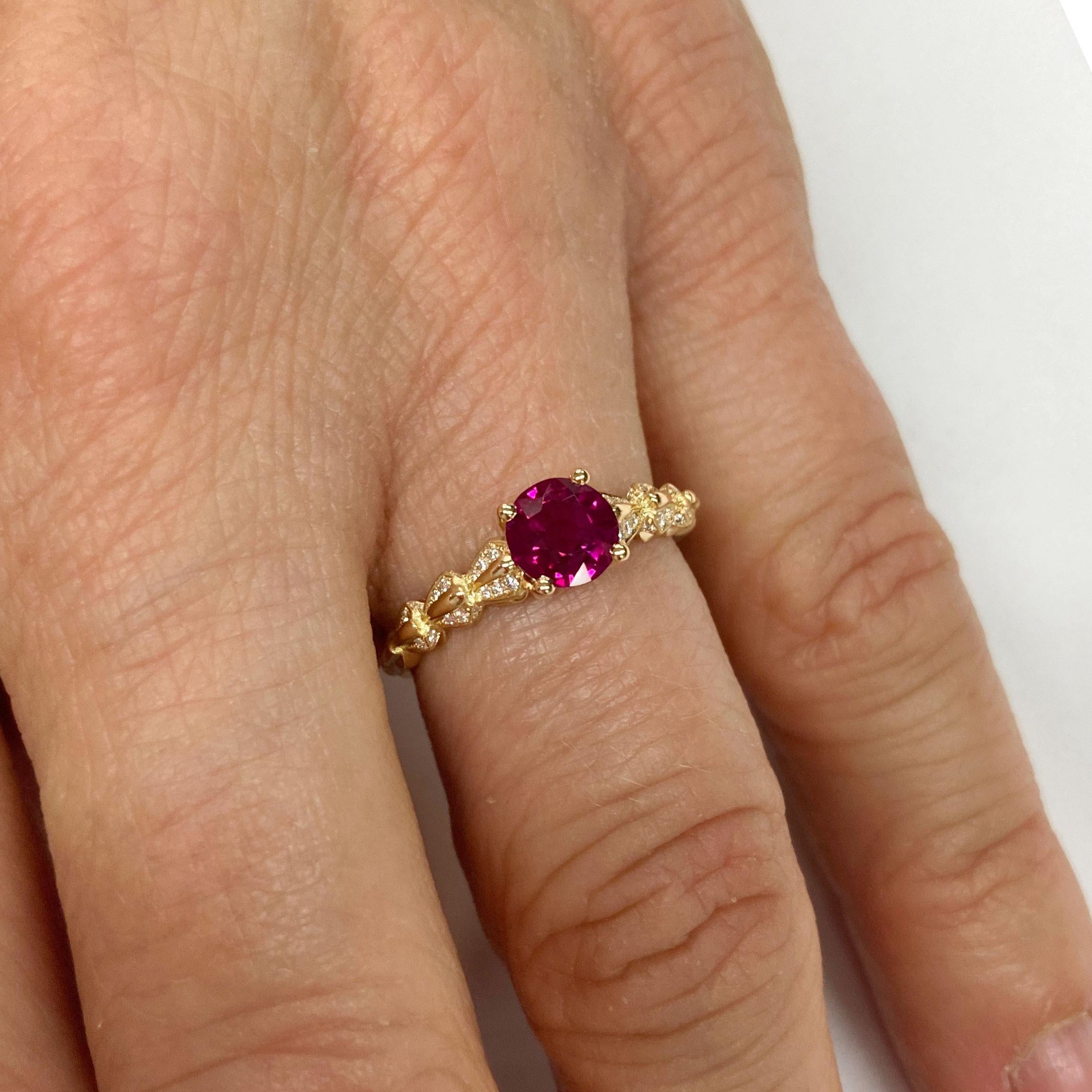 Contemporary Solitaire Rose Gold 18 Karat Diamond Ring with Ruby For Sale