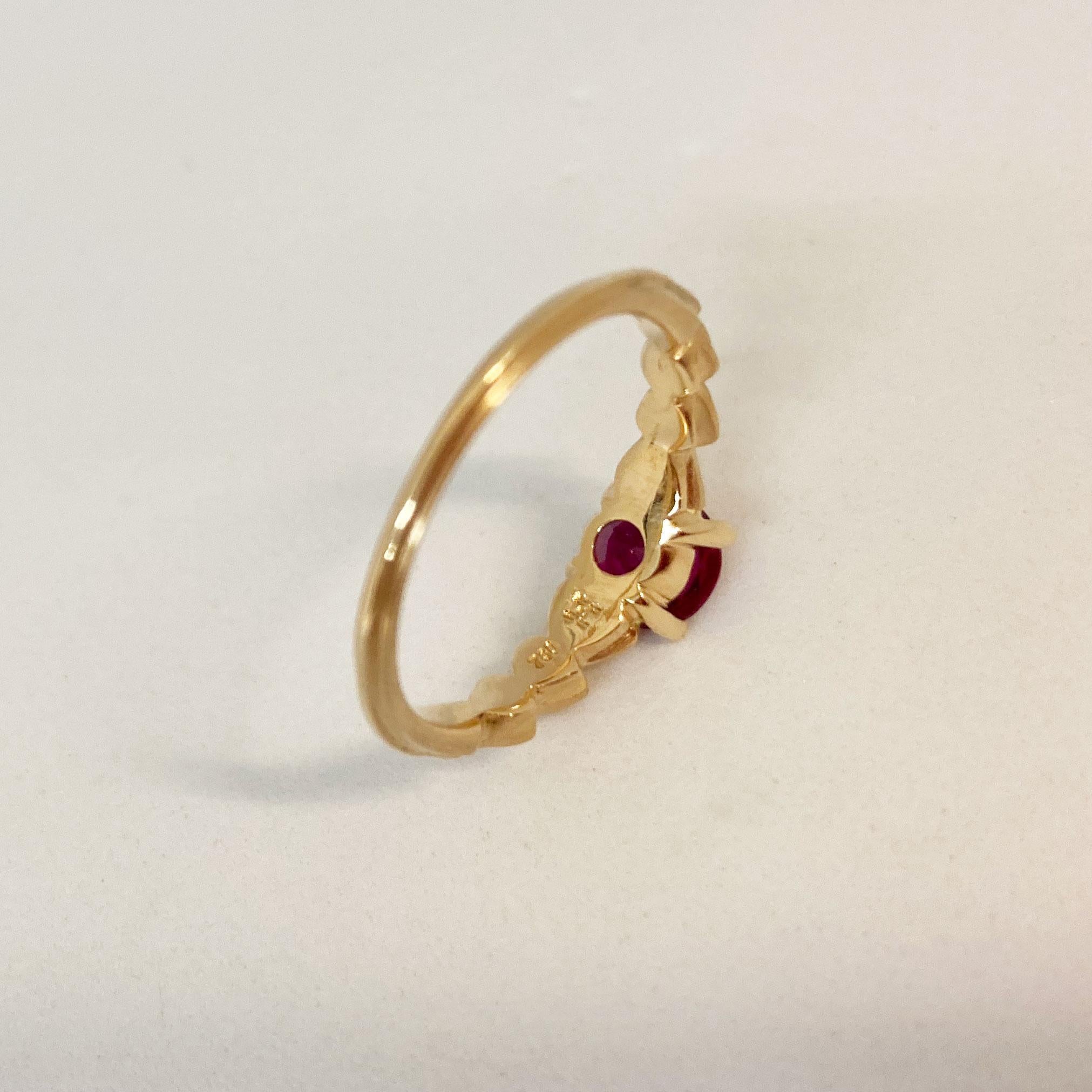 Solitaire Rose Gold 18 Karat Diamond Ring with Ruby For Sale 1