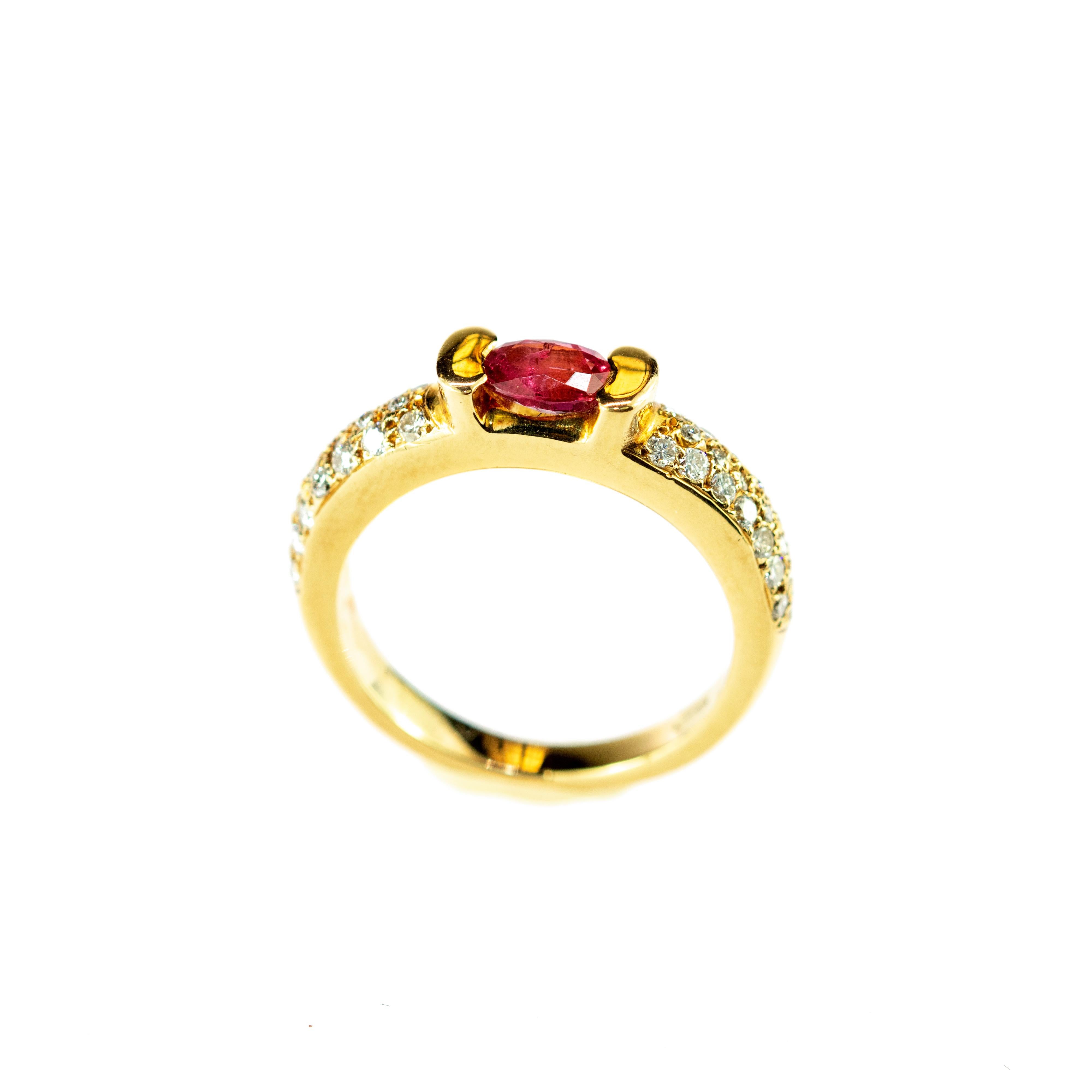 Women's Solitaire Ruby Diamond 18 Karat Yellow Gold Cabochon Cocktail Legacy Love Ring