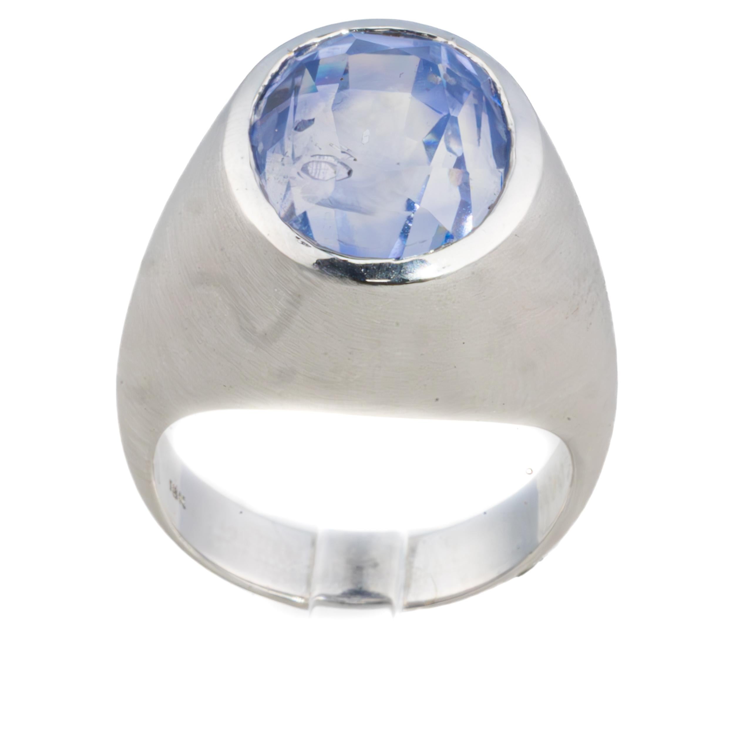 Anello con zaffiro solitario in oro bianco opaco In condizioni ottime in vendita a New York, NY