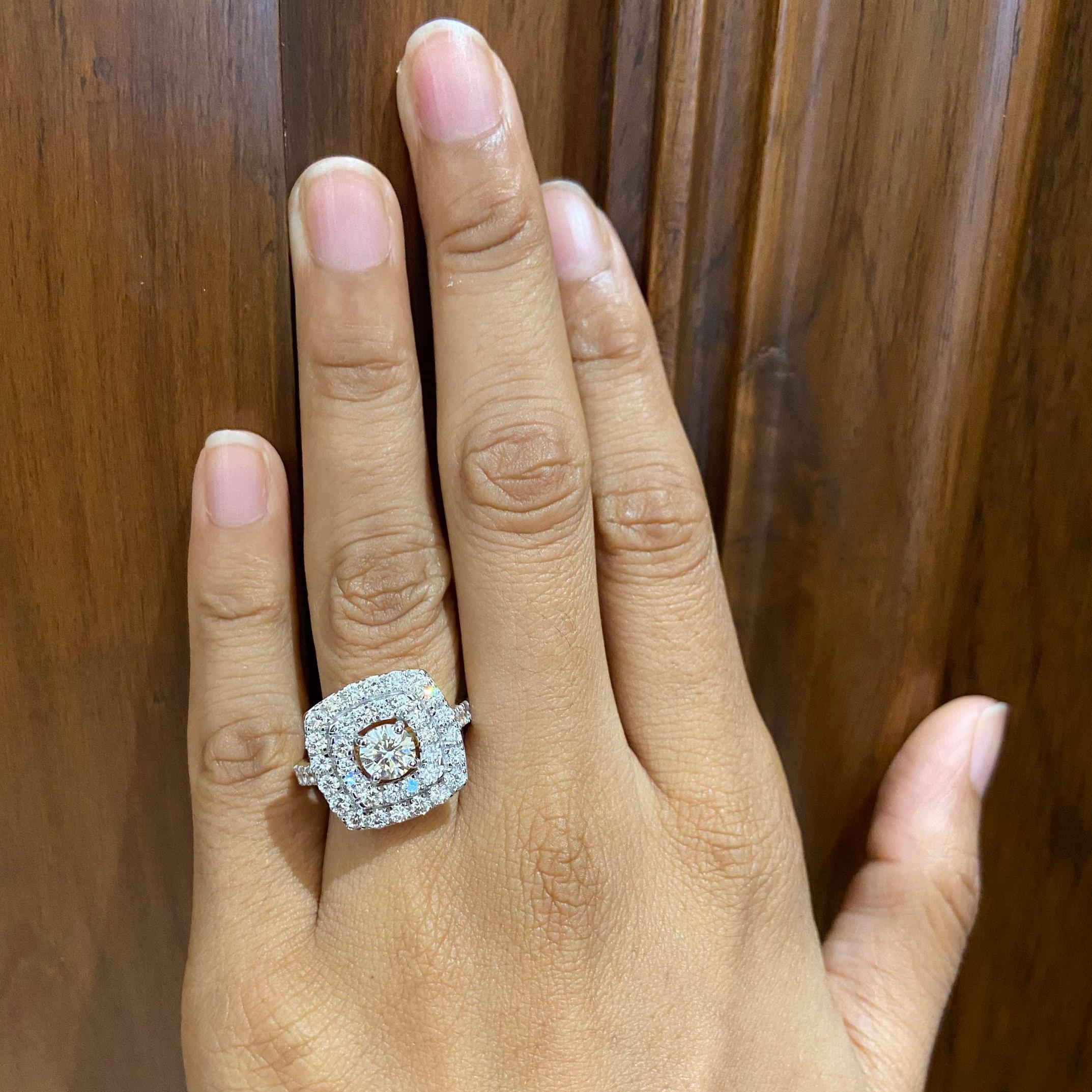 Art déco Bague solitaire en or massif 14K avec halo de diamants naturels de forme carrée (certifié) en vente