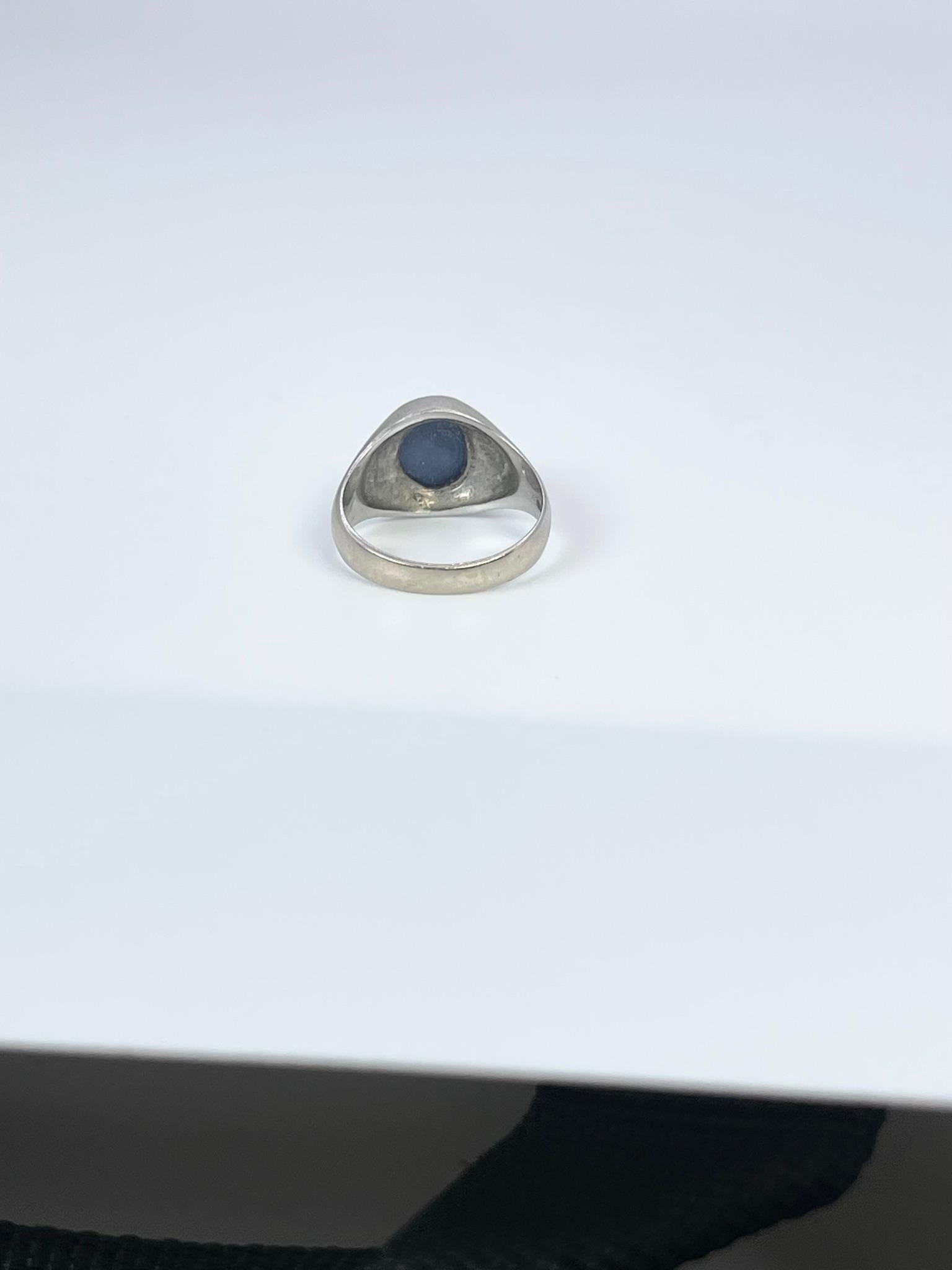 Solitaire Star Sapphire Ring 14Kt White Gold Unisex In Excellent Condition For Sale In Jupiter, FL