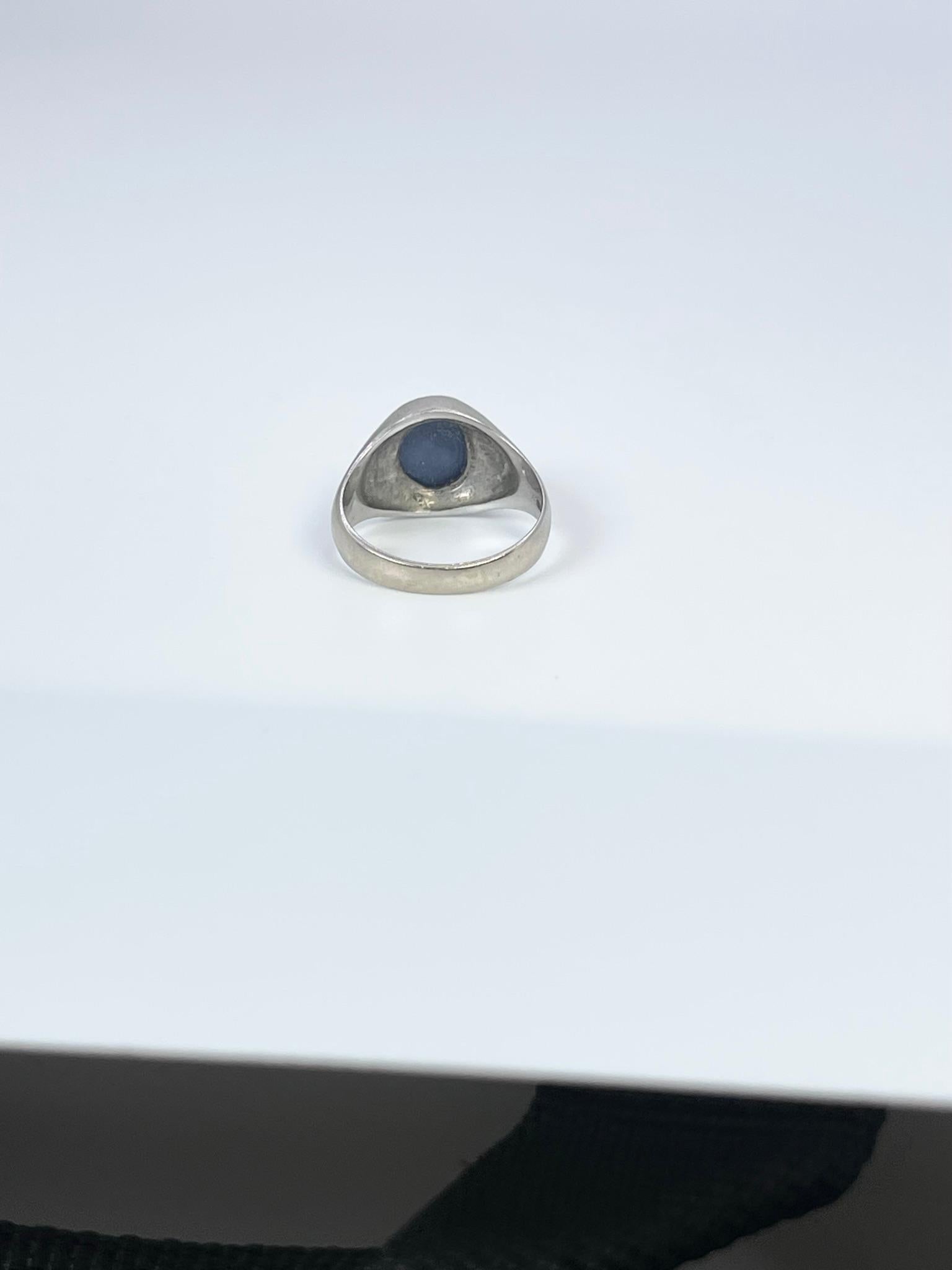 Solitaire Star Sapphire Ring 14Kt White Gold Unisex In Excellent Condition In Jupiter, FL