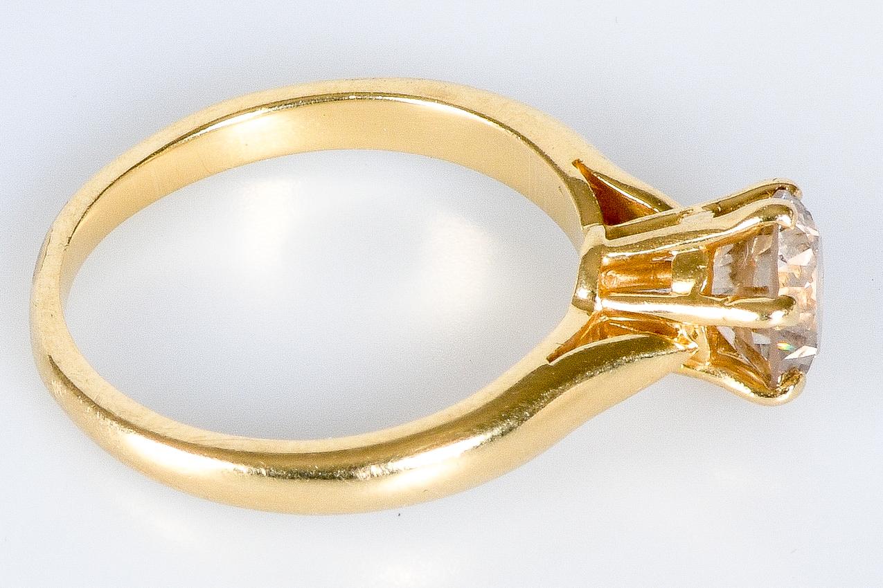 Solitär-Hochzeitsring aus 18 Karat Gold mit 1 Diamant im Rundschliff  Damen im Angebot
