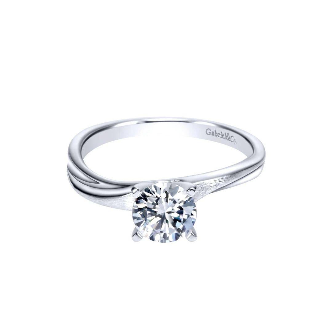 Round Cut Solitaire White Gold Diamond Engagement Mounting For Sale