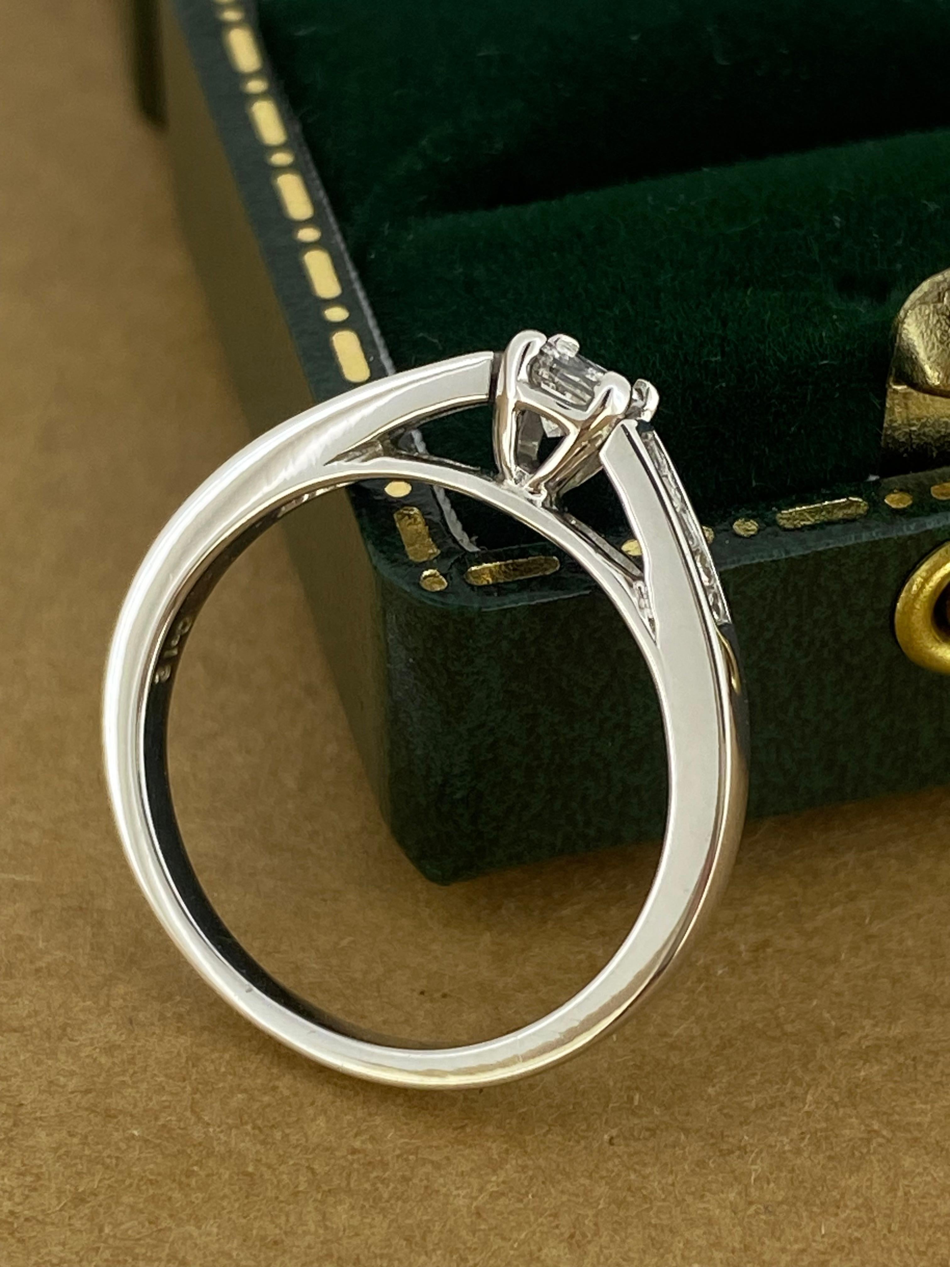 Women's Solitaire with Accents Princess Cut Diamond Engagement Ring in 18K White Gold For Sale