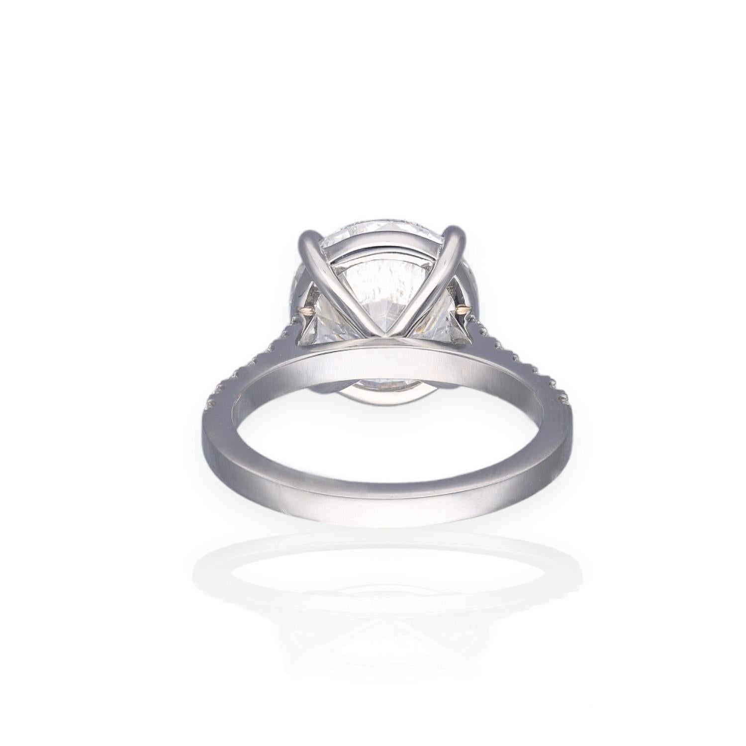 Brilliant Cut Solitare Round Diamond ring 5ct IGI certified For Sale