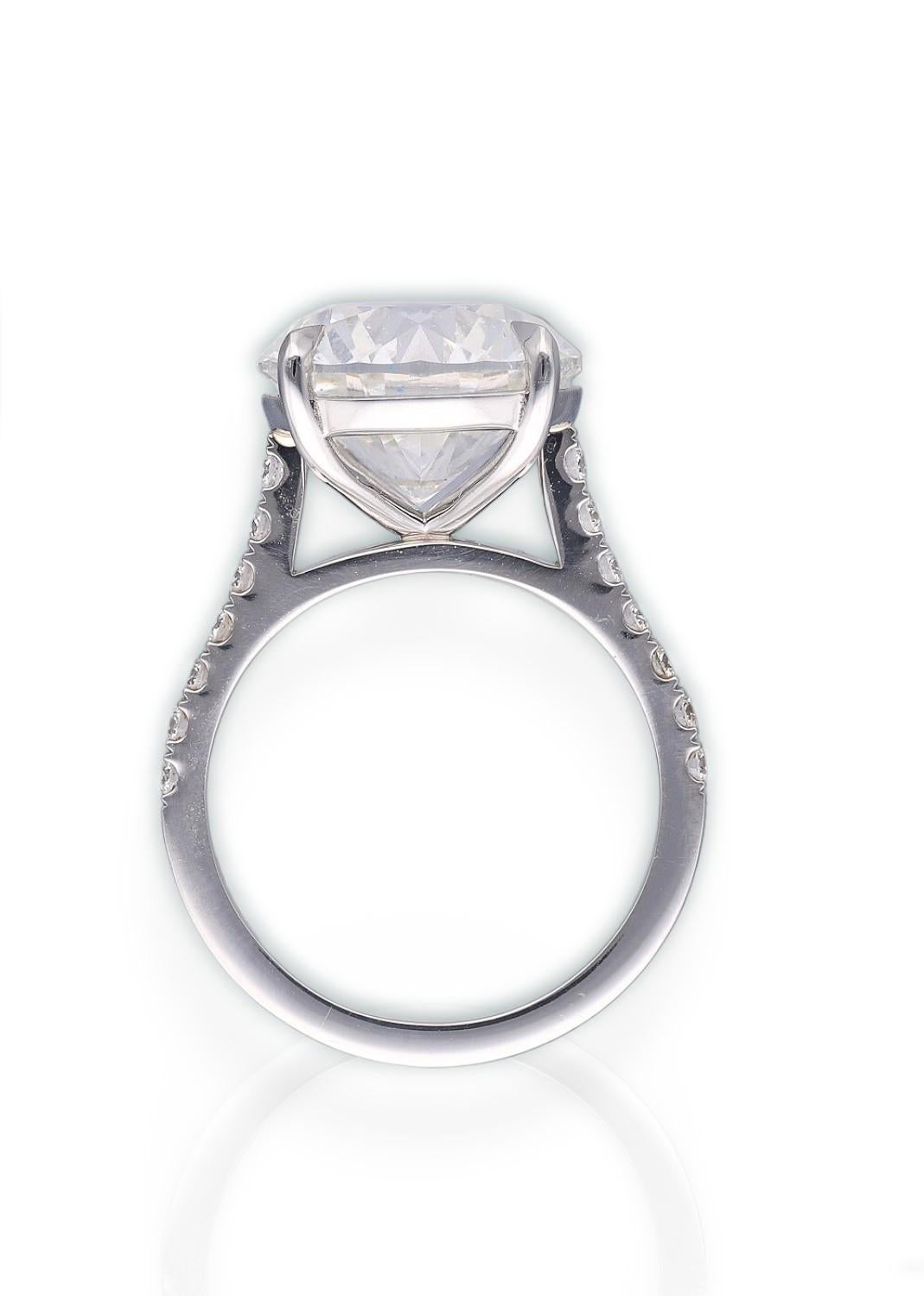 Women's Solitare Round Diamond ring 7ct IGI certified For Sale
