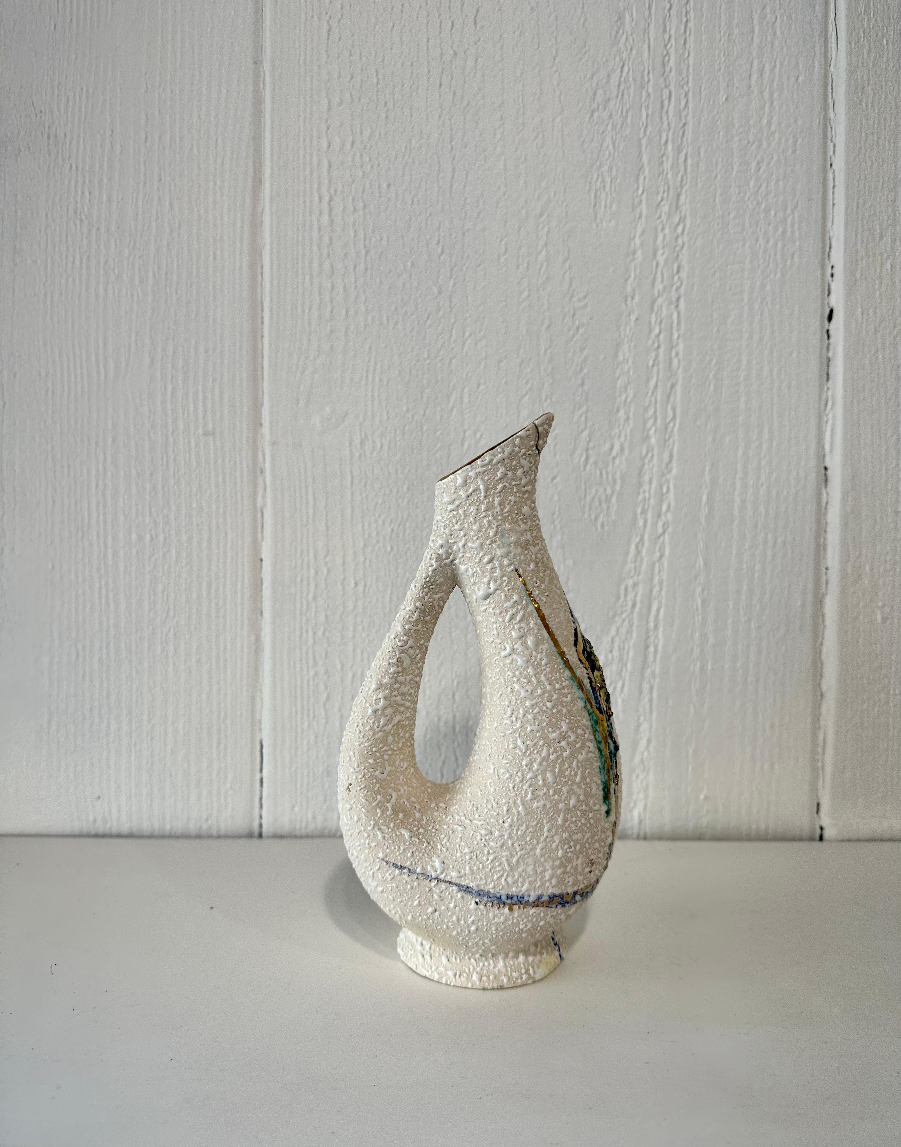 Solitär-Vase/Keramik-Tüll  Moderne brasilianische Keramik, ca. 1960 im Angebot 1