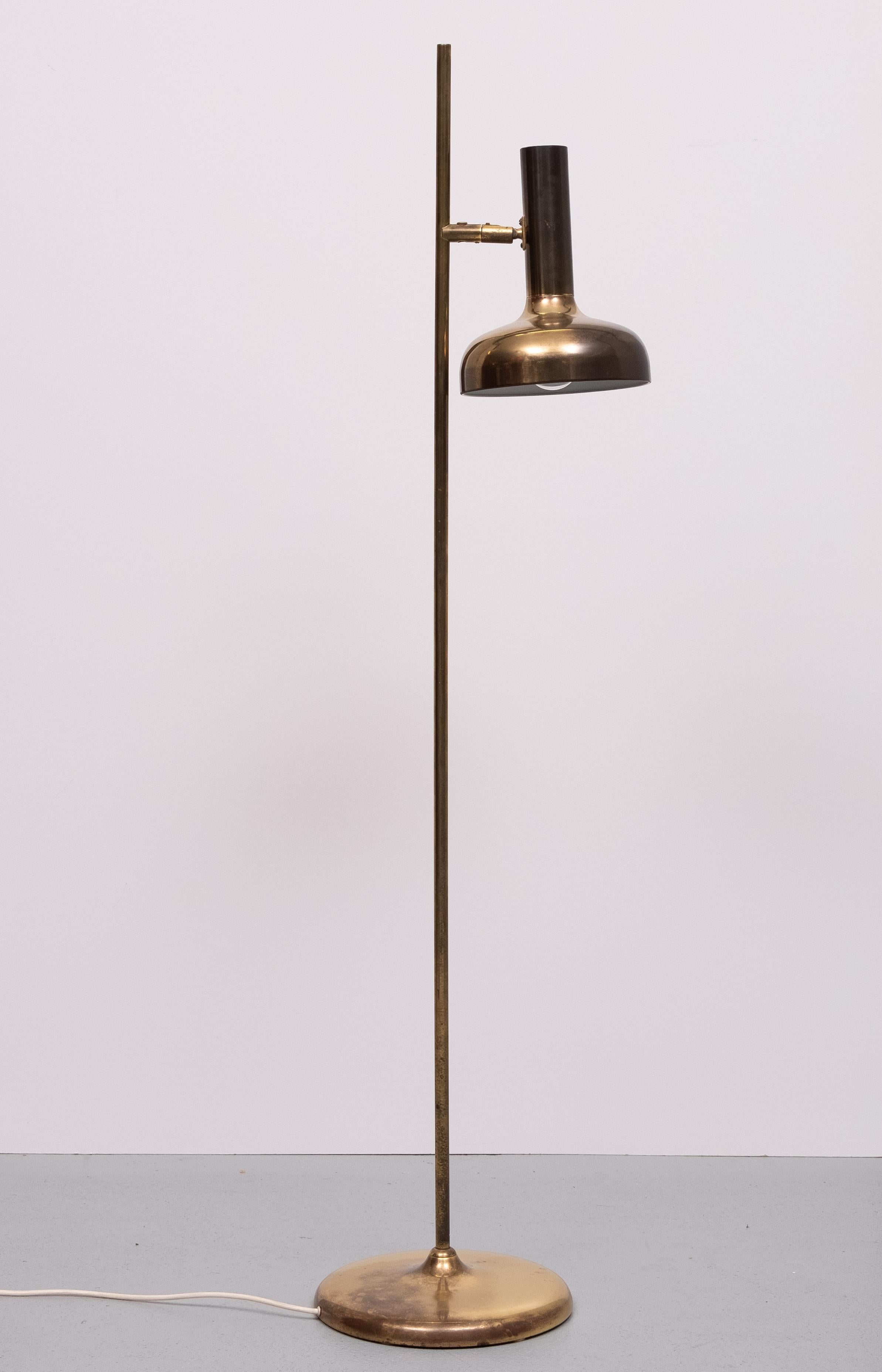 Tedesco Lampada da terra in ottone Sölken Leuchten. Germania anni '70