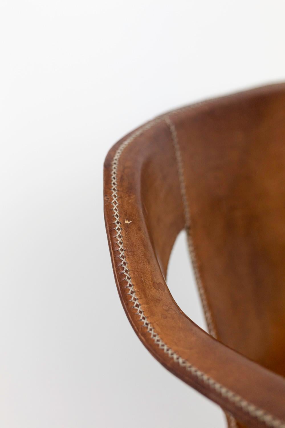 Sol&Luna, Armchair in Brown Leather, Contemporary Work For Sale 3