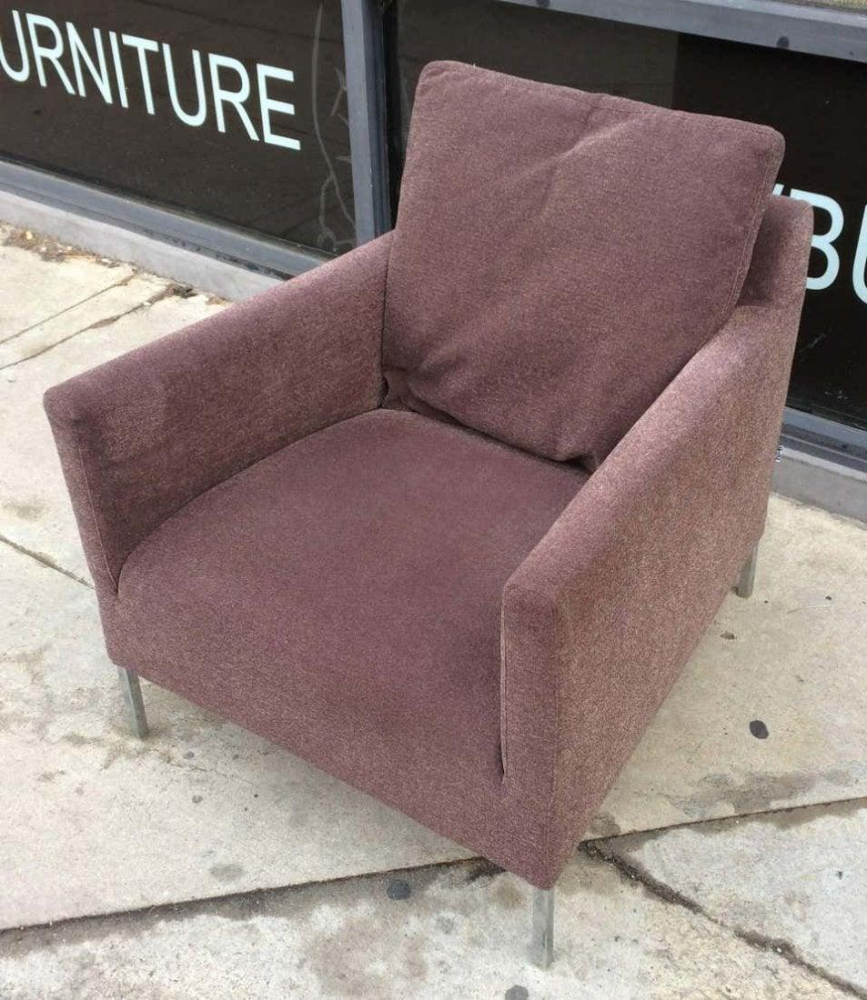 Beautiful armchair designed by Antonio Citterio and manufactured by B&B Italia in 2007.

The chair is in excellent condition, very minor signs of wear and with lots of life in it.

Measurements:
25 inches wide × 29 inches deep × 24 1/2 inches