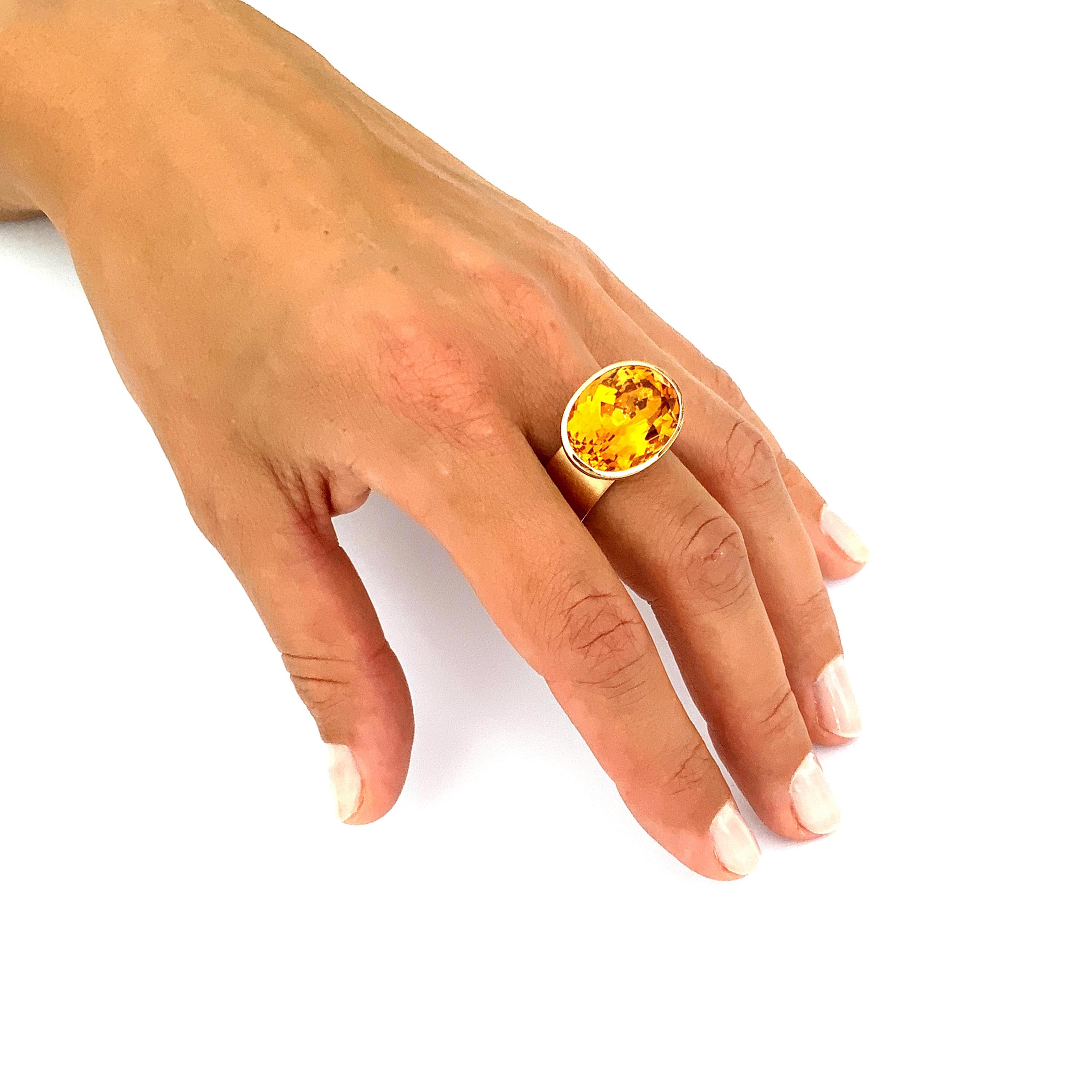 Georg Spreng - Solo Ring 18 Karat Rosé Gold with oval Citrine Orange In New Condition For Sale In Waldstetten, DE