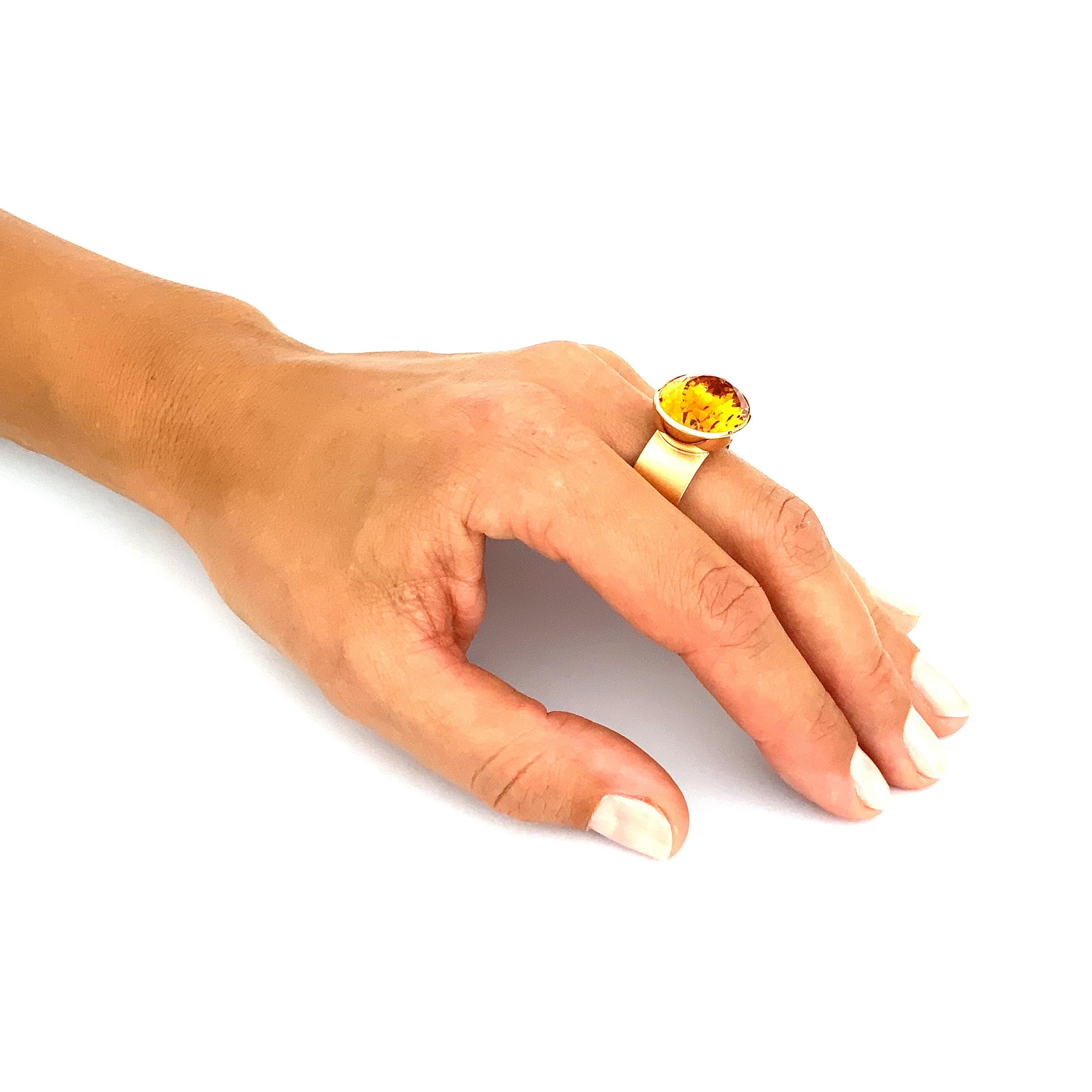 Women's or Men's Georg Spreng - Solo Ring 18 Karat Rosé Gold with oval Citrine Orange For Sale
