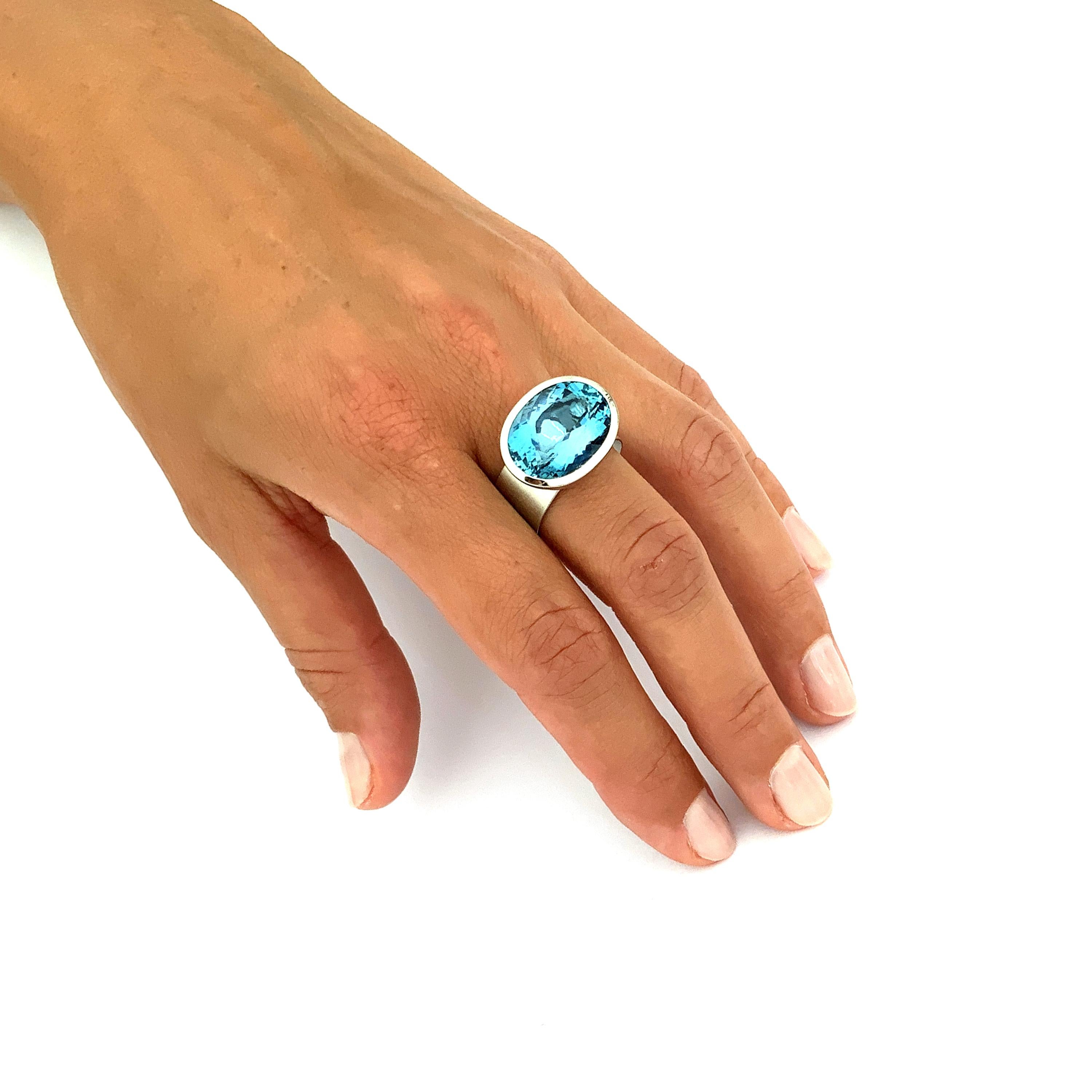 Contemporary Georg Spreng - Solo Ring Platinum 950 Blue Aquamarine Santa Maria Brazil natural For Sale
