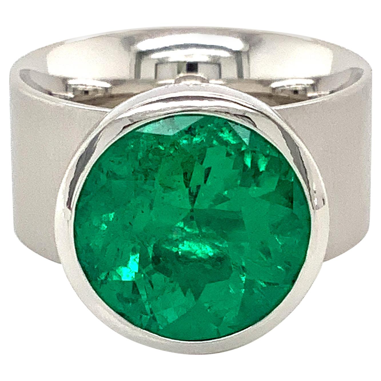 Georg Spreng - Solo Ring Platinum 950 with Colombian Green Emerald round natural For Sale