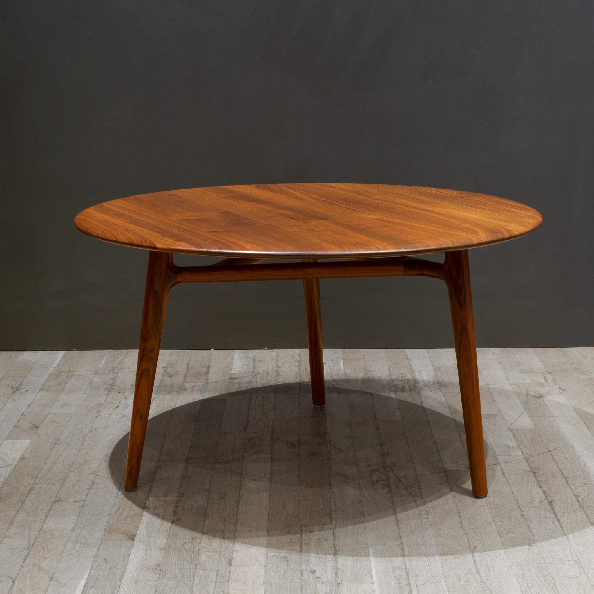 Modern Solo Round Table by De La Espada-American Black Walnut