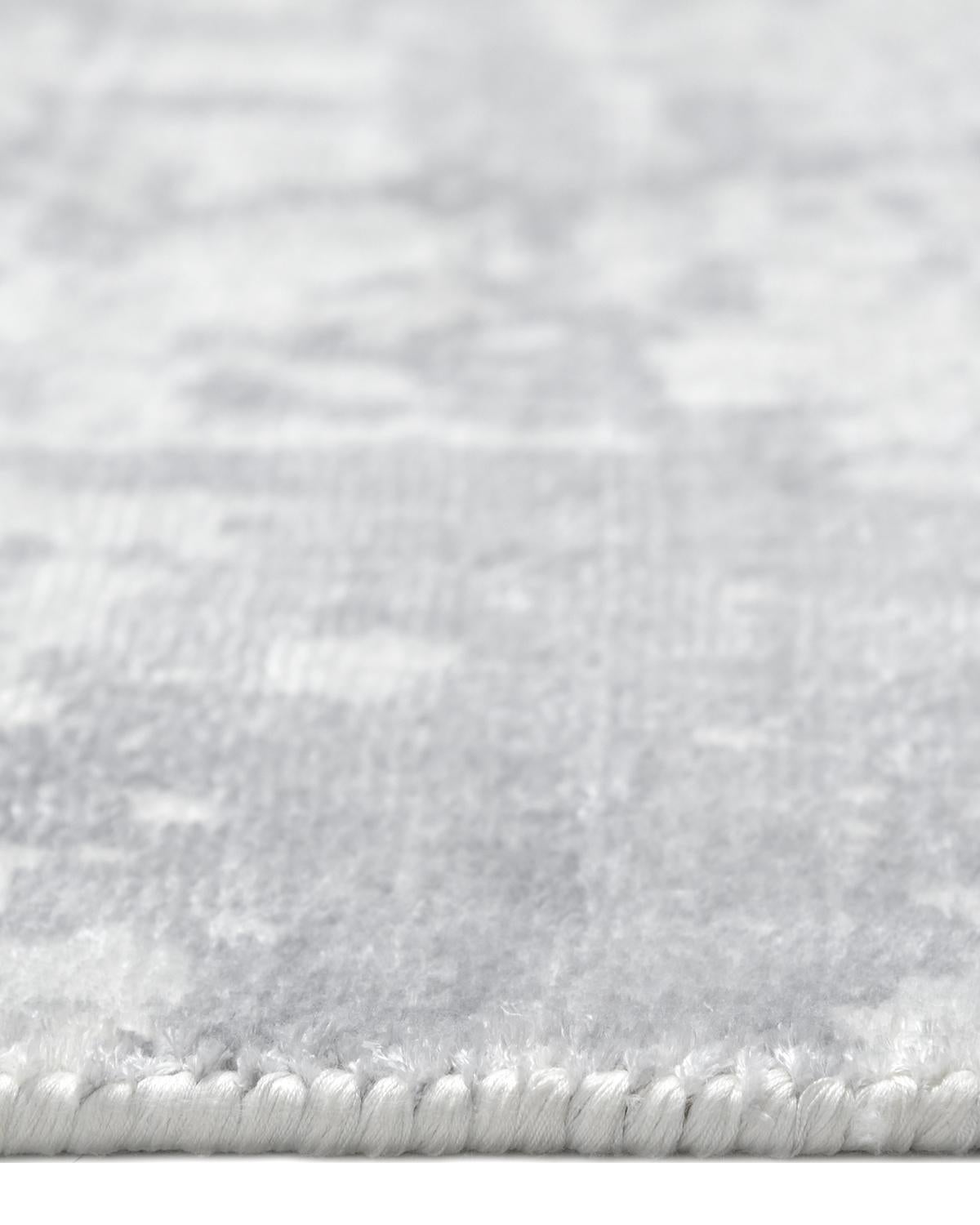XXIe siècle et contemporain Solo Rugs Tapis de sol abstrait gris tissé à la main en vente