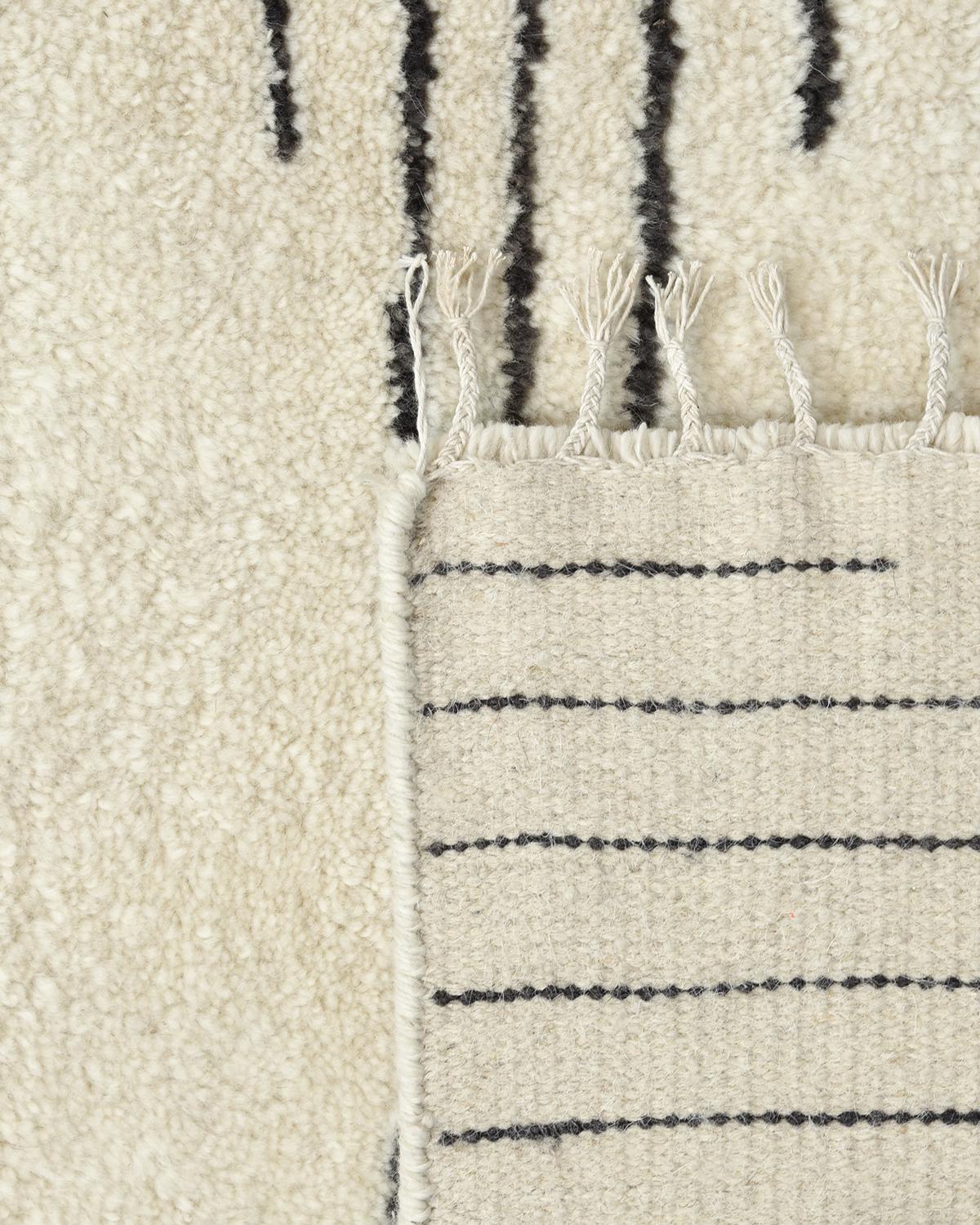 Einzelne Solo-Teppiche Bernie Bohème Marokkanischer handgefertigter Teppich Elfenbein (Indisch) im Angebot