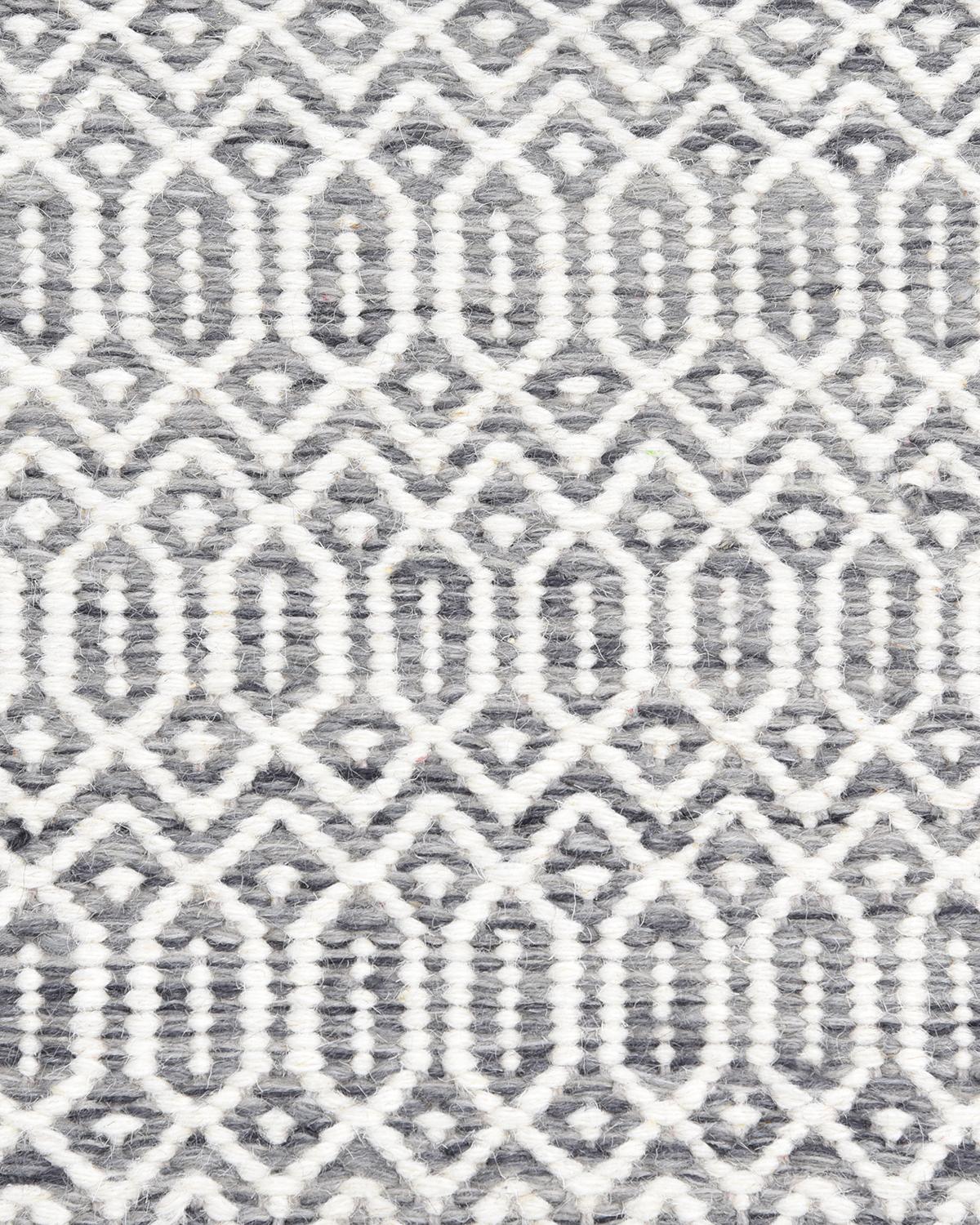Flachgewebter geometrischer handgewebter grauer 9 x 12 Teppich (Indisch) im Angebot