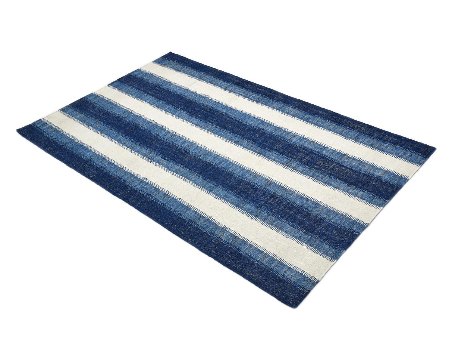 Solo Rugs Flachgewebe Gestreifter Handgewebter Blauer Vorleger im Angebot 1