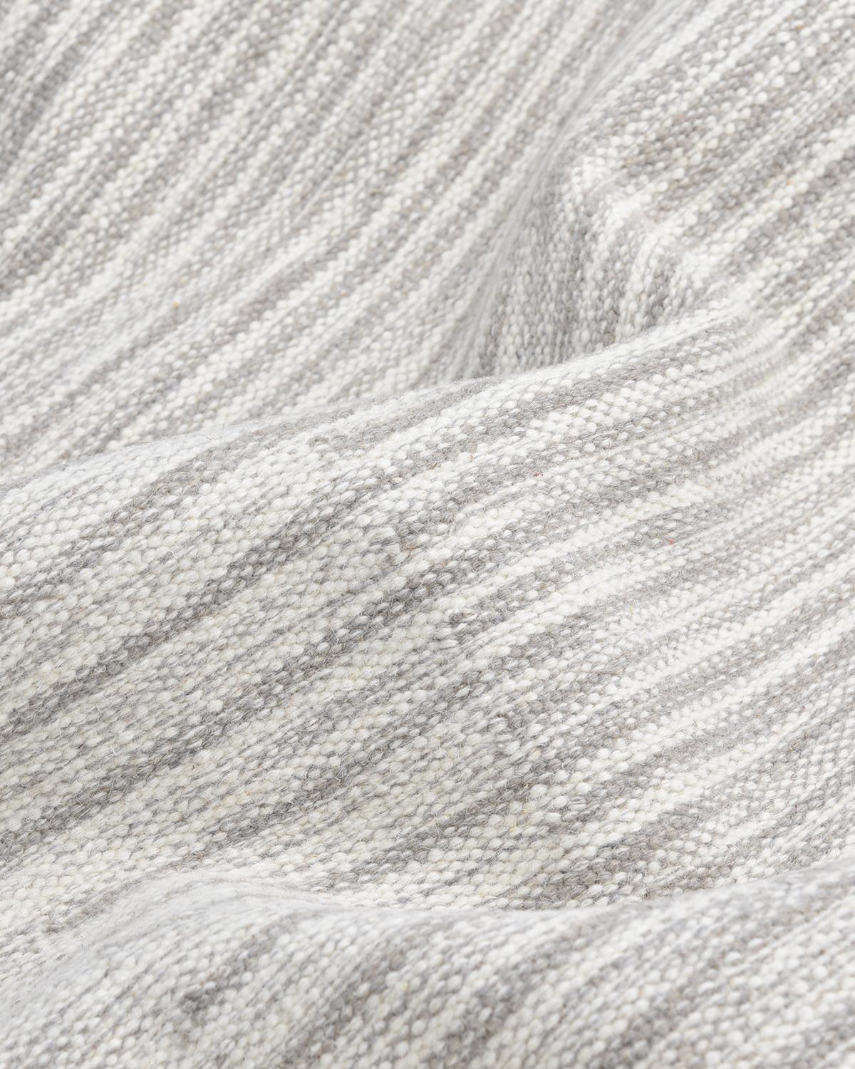 Cotone Tappeto Solo Rugs Flatweave Striped Tessuto a mano grigio chiaro 8 x 10 in vendita