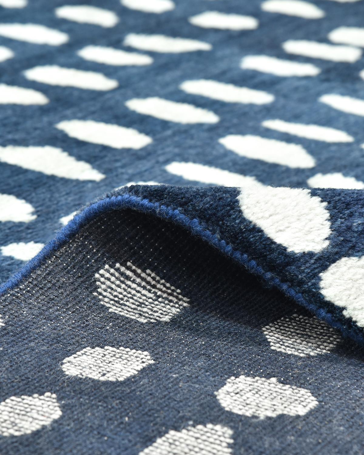 Solo Teppiche Irmgard Bohemian Animal Handgefertigter Teppich Blau (Handgeknüpft) im Angebot