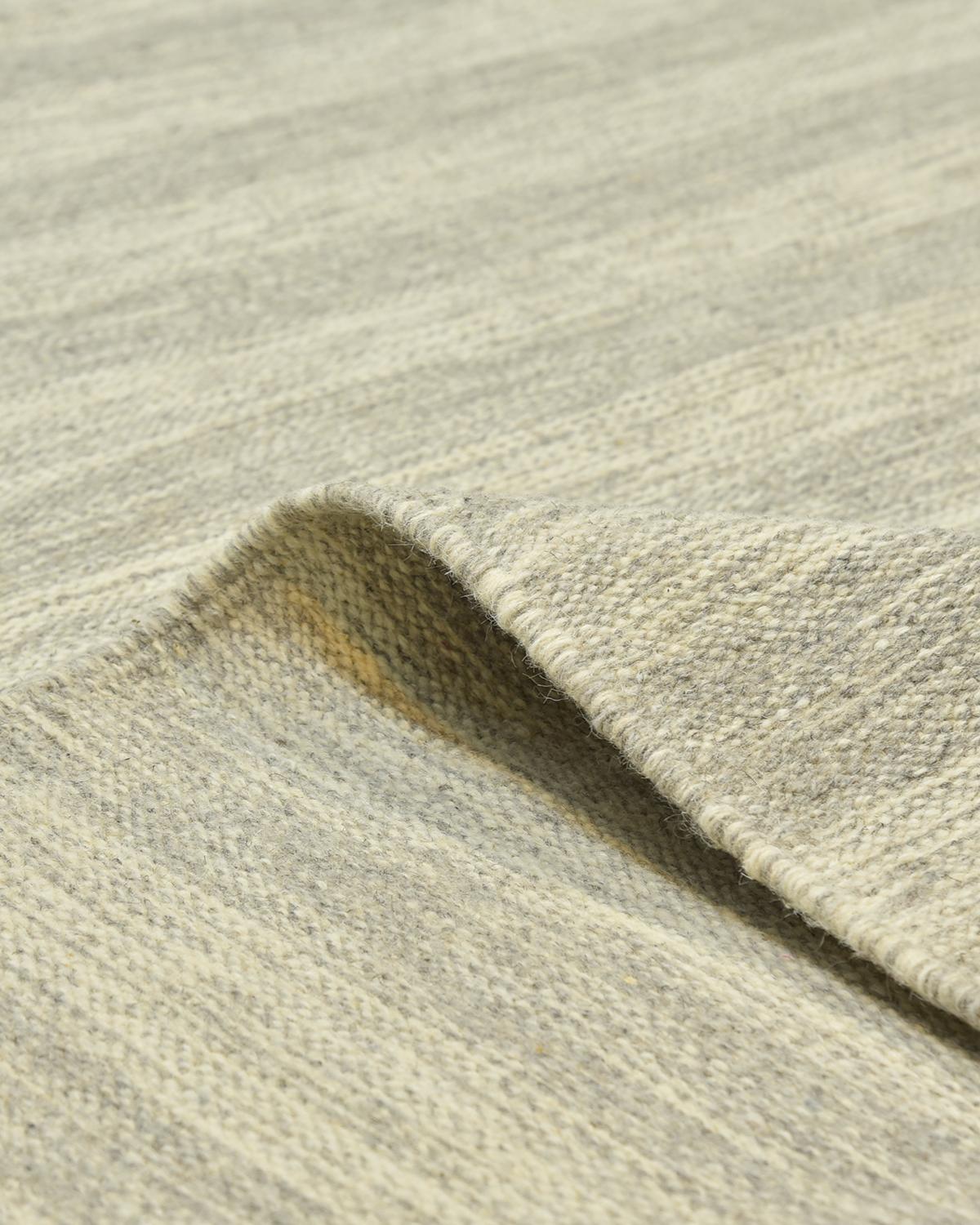 Solo Teppiche Louella Zeitgenössischer gestreifter, handgefertigter Teppich in Grau im Zustand „Neu“ im Angebot in Norwalk, CT