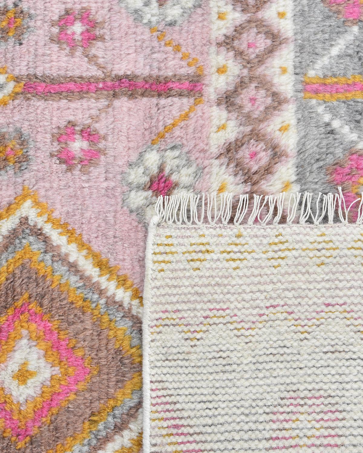 Contemporary Floral Hand Made Pink Area Rug 9' 0'' x 12' 0'' In New Condition For Sale In Norwalk, CT