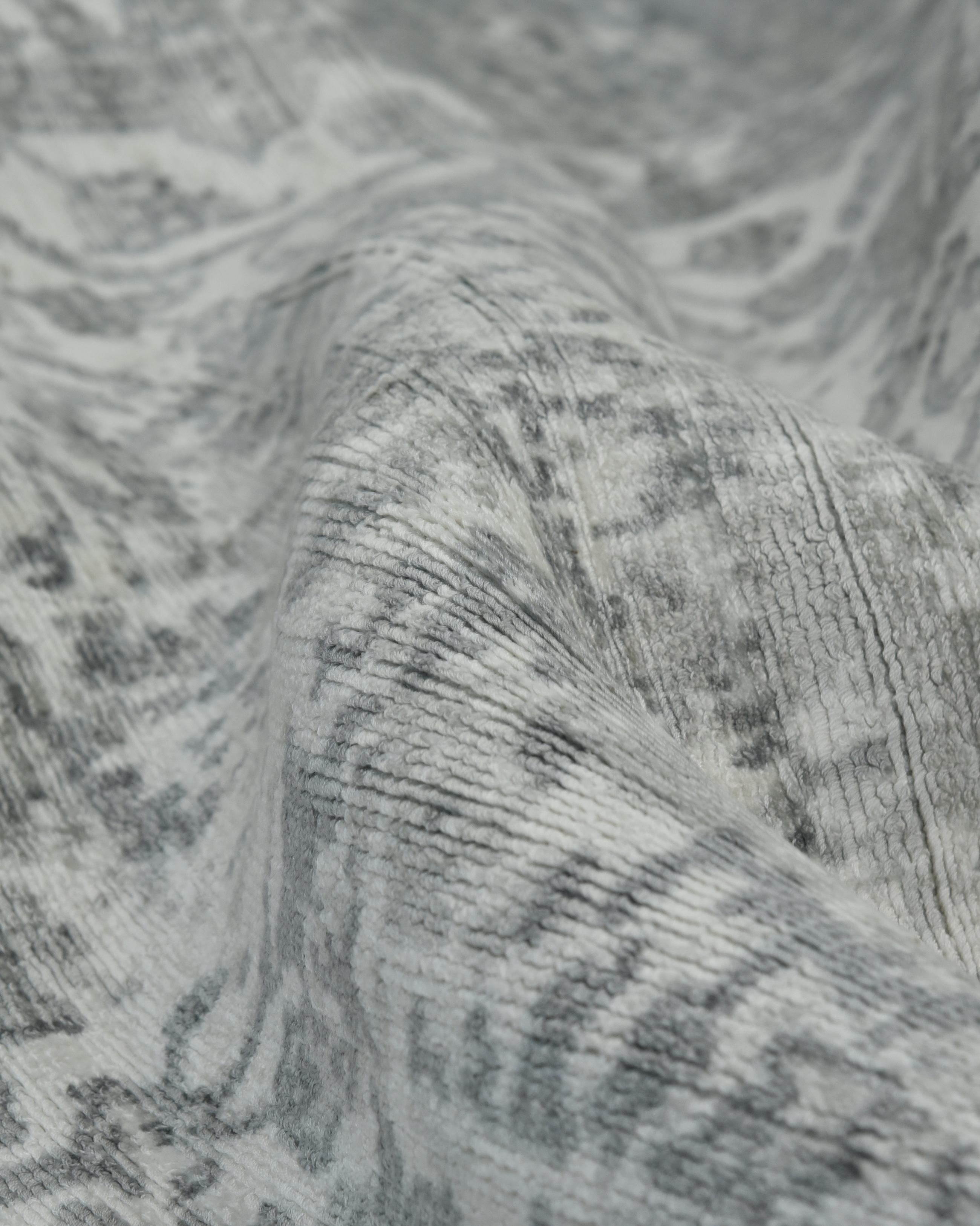 Coton Solo Rugs Tapis de sol gris floral moderne, tissé à la main en vente