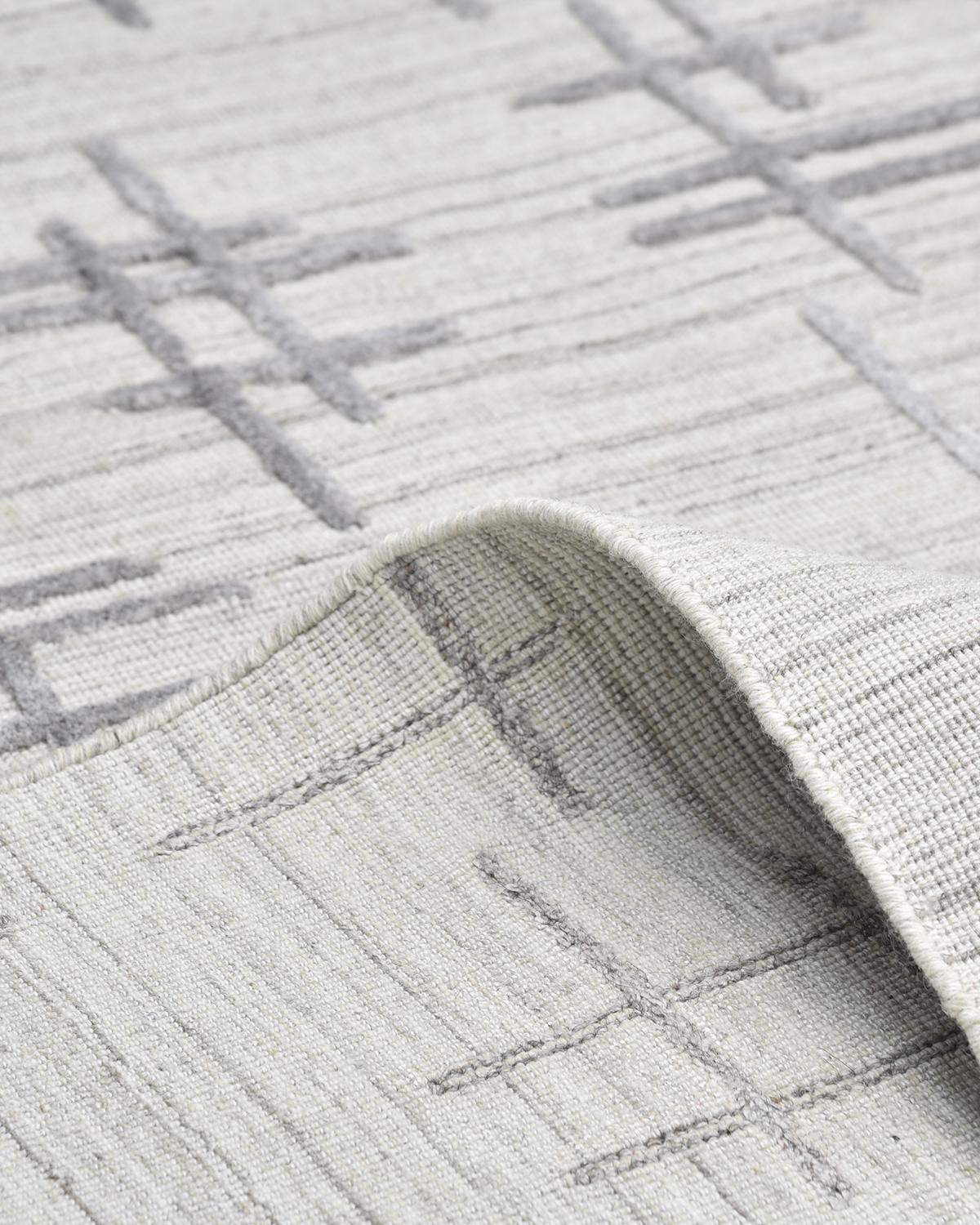 Moderner geometrischer handgewebter Teppich in Hellgrau, 8 x 10 im Zustand „Neu“ im Angebot in Norwalk, CT