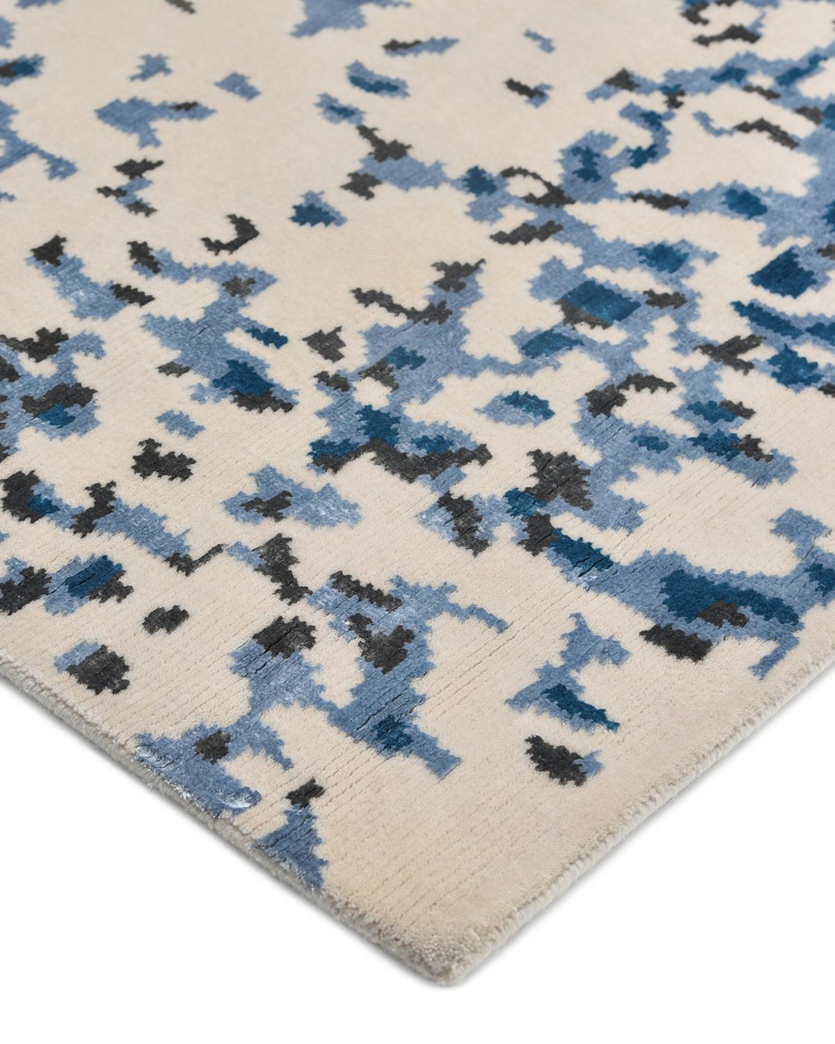 Fresh, spirited, and above all, luxurious, the rugs of the Modern collection can invigorate a traditional room as gracefully as they can ground a more contemporary space. Regardless of their color and style, there is just one thing about these rugs