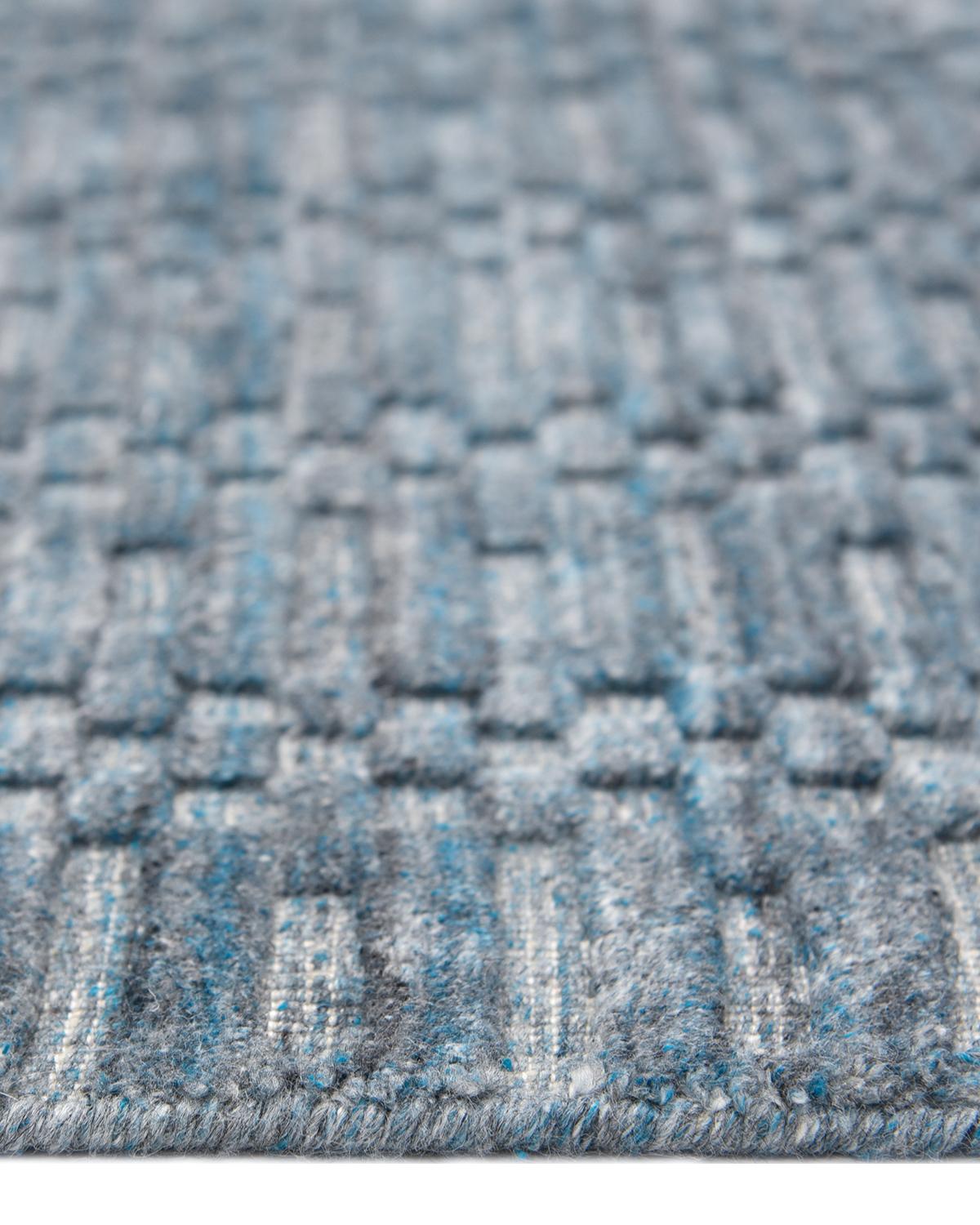 XXIe siècle et contemporain Solo Rugs Modernity Tapis de sol massif bleu tissé à la main en vente