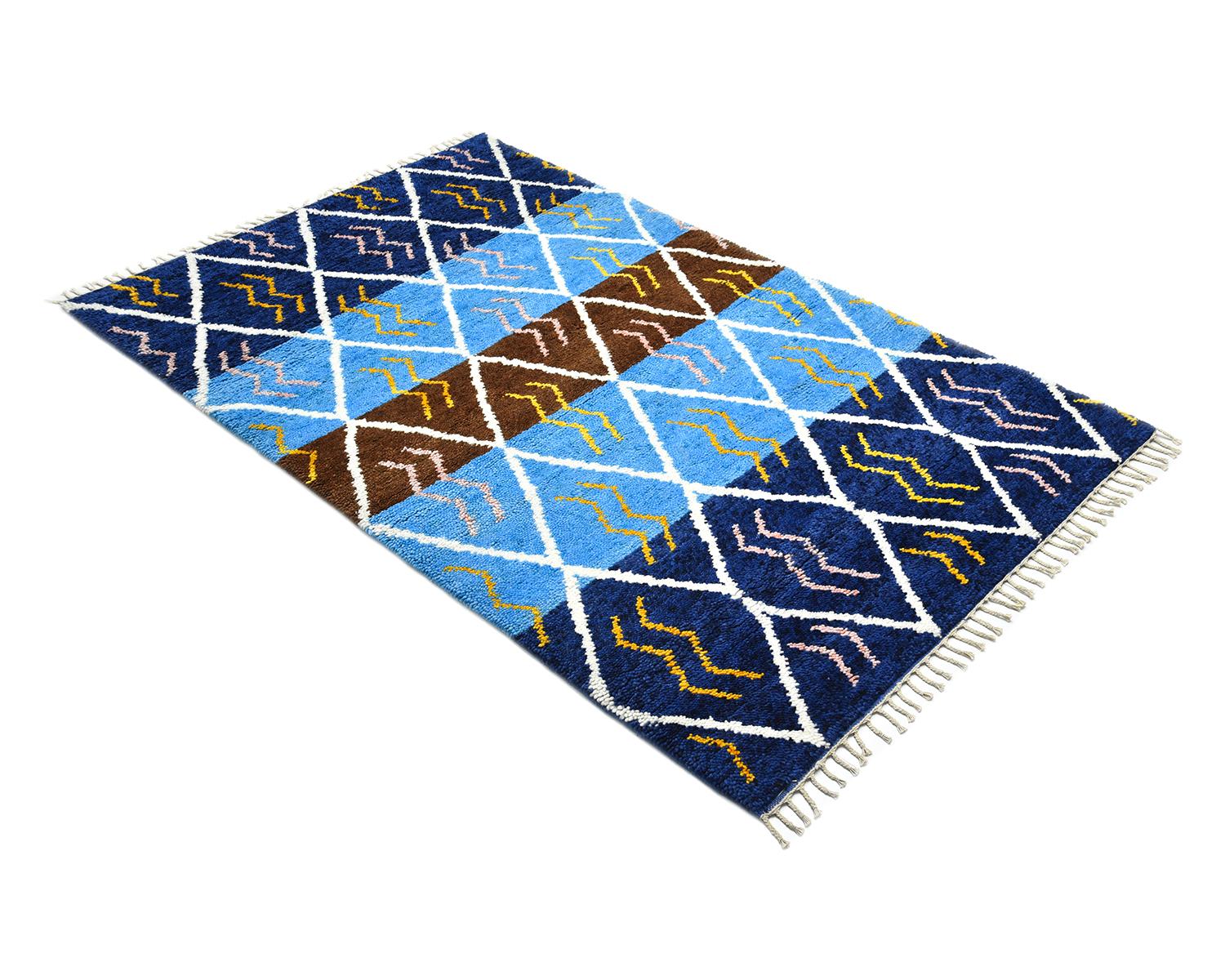 Tapis marocain géométrique noué à la main bleu 5 x 8 tapis en vente 1