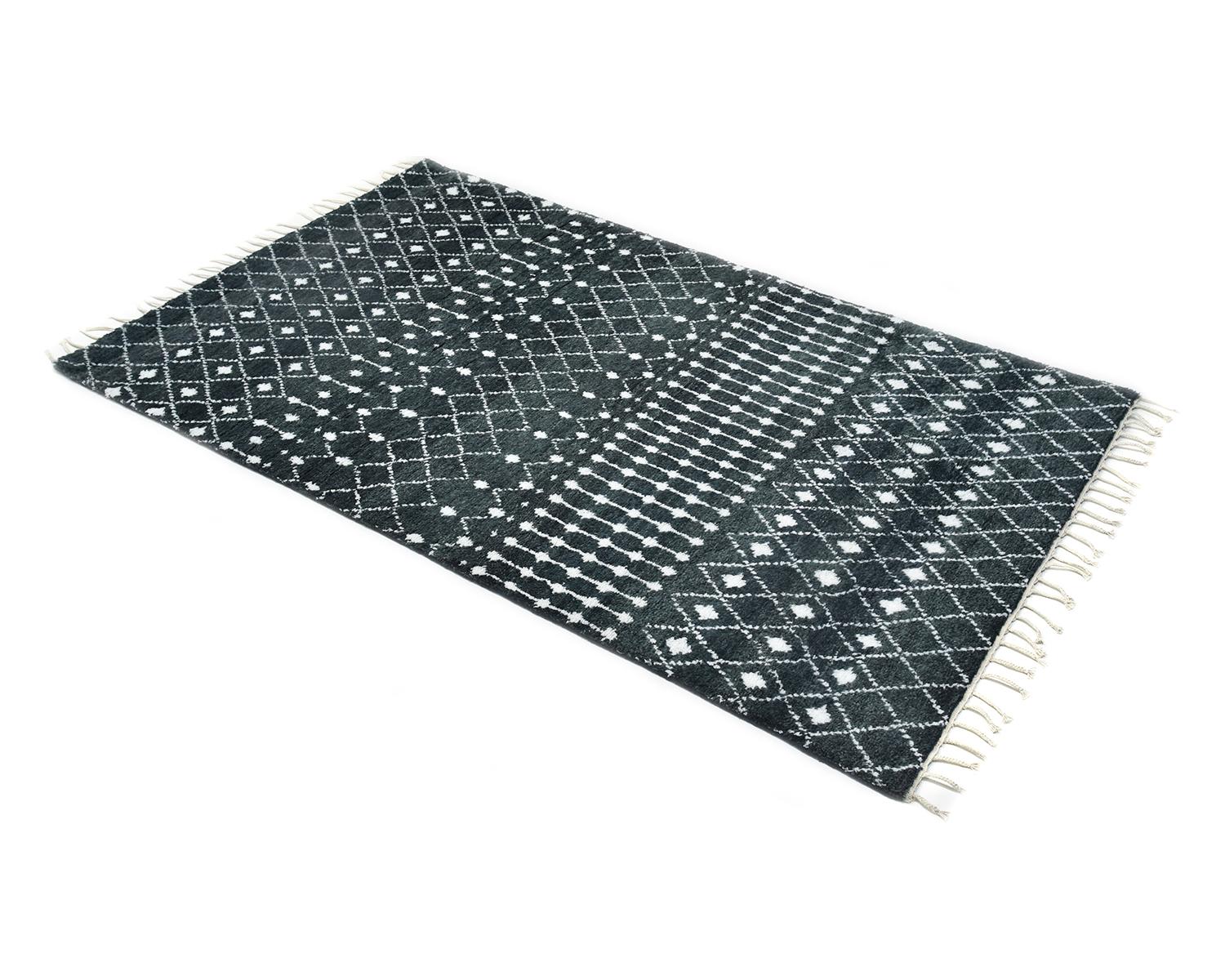 Marokkanischer handgeknüpfter grauer 5 x 8 Teppich im Angebot 1