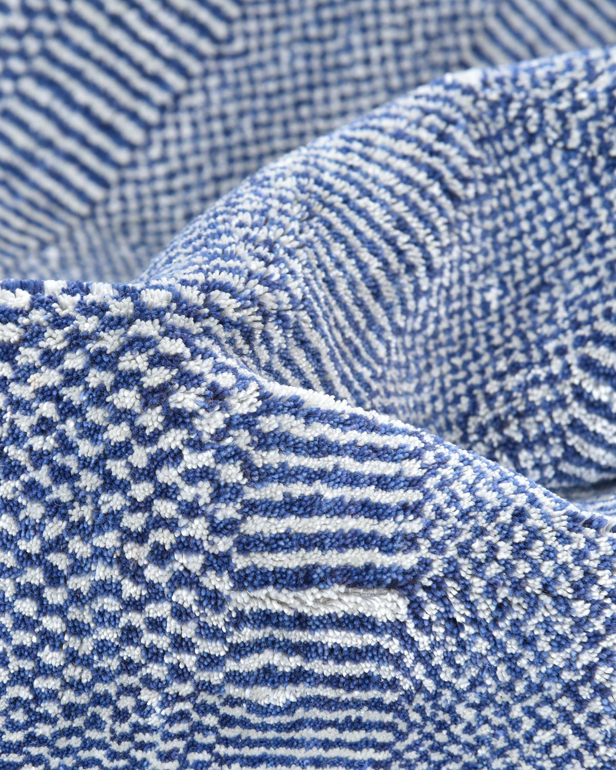 Massiv-moderner handgewebter blauer 9 x 12 Teppich (Baumwolle) im Angebot