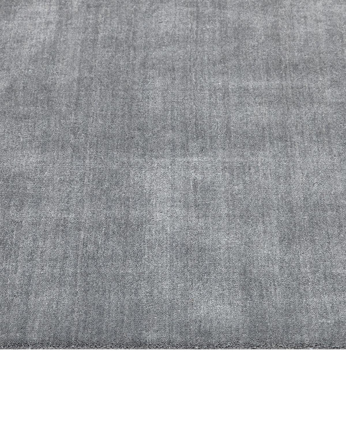 Solo Rugs Solid Modern Hand Loomed Gray Area Rug In New Condition For Sale In Norwalk, CT