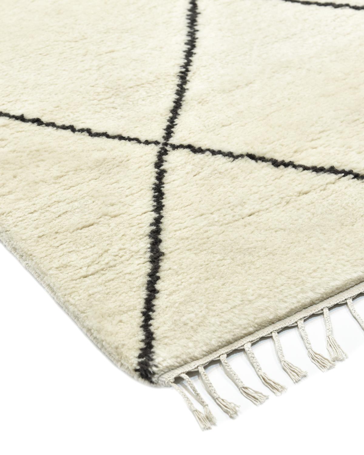 Morocco’s rug-making heritage encompasses everything from plush, neutral Beni Ourains to colorful, lightweight kilims. Paying homage to traditional craftsmanship and centuries-old motifs, these handmade rugs deliver a vibrant spirit to any space