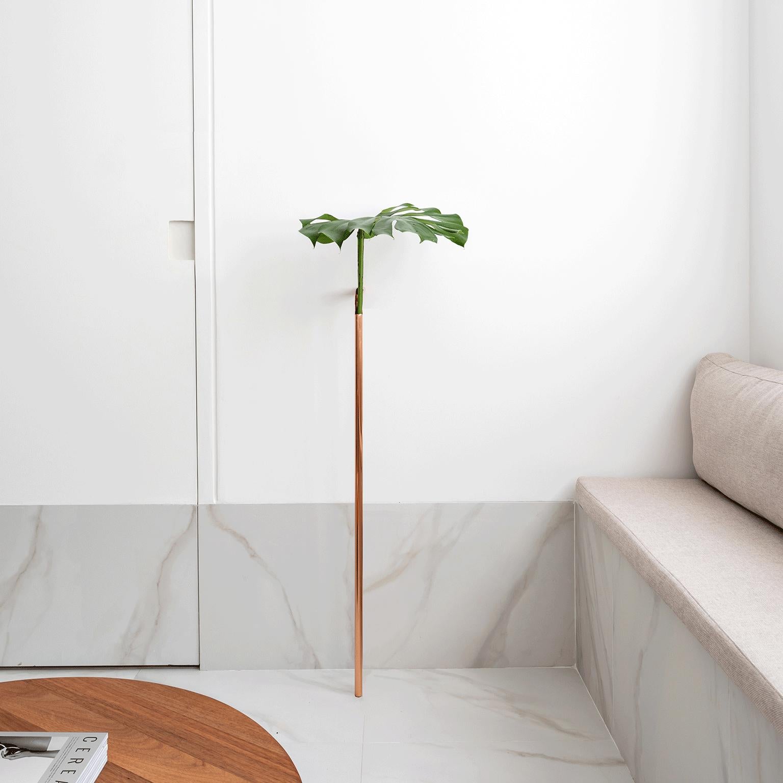 Minimalist Solo Vase in Copper by Wentz, Brazilian Contemporary Design For Sale