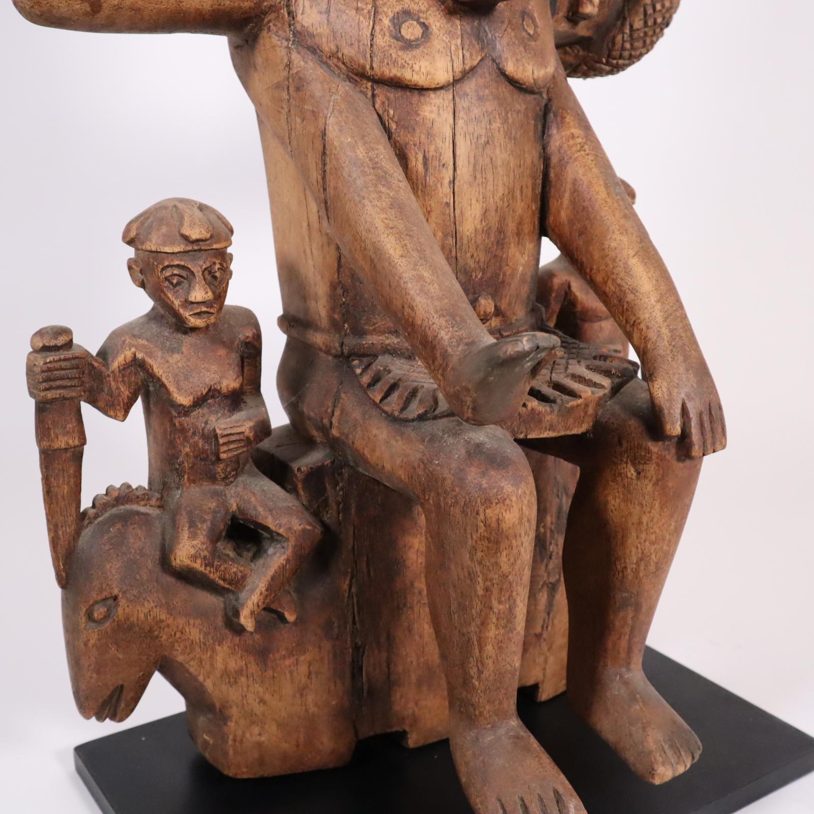 Wood sculpture of a tribal West African Deity Mami Wata derived from Hinduism For Sale 3