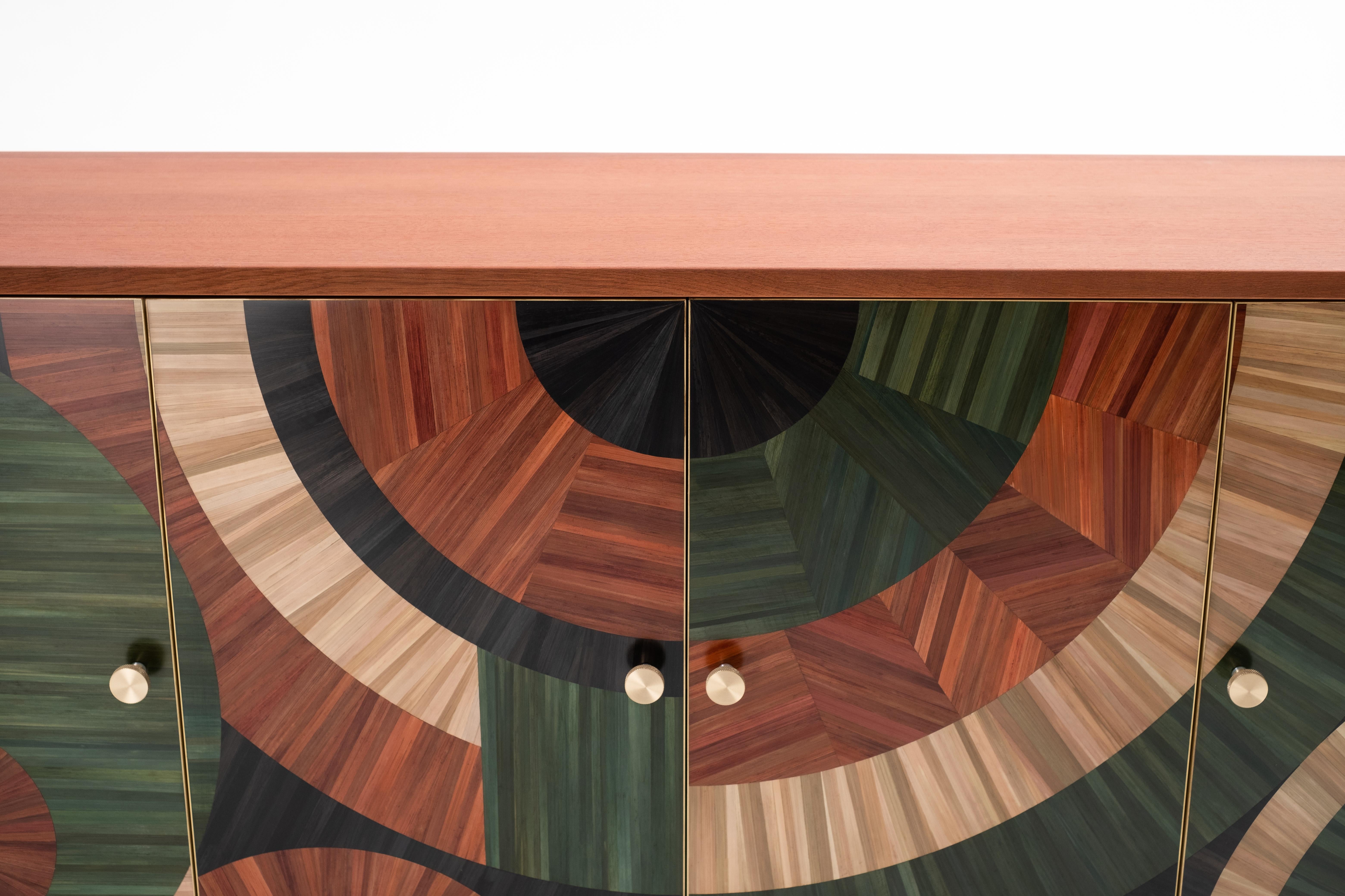 Meuble de rangement Art Déco Solomia en marqueterie de paille verte orange noire par RUDA Studio en vente 5